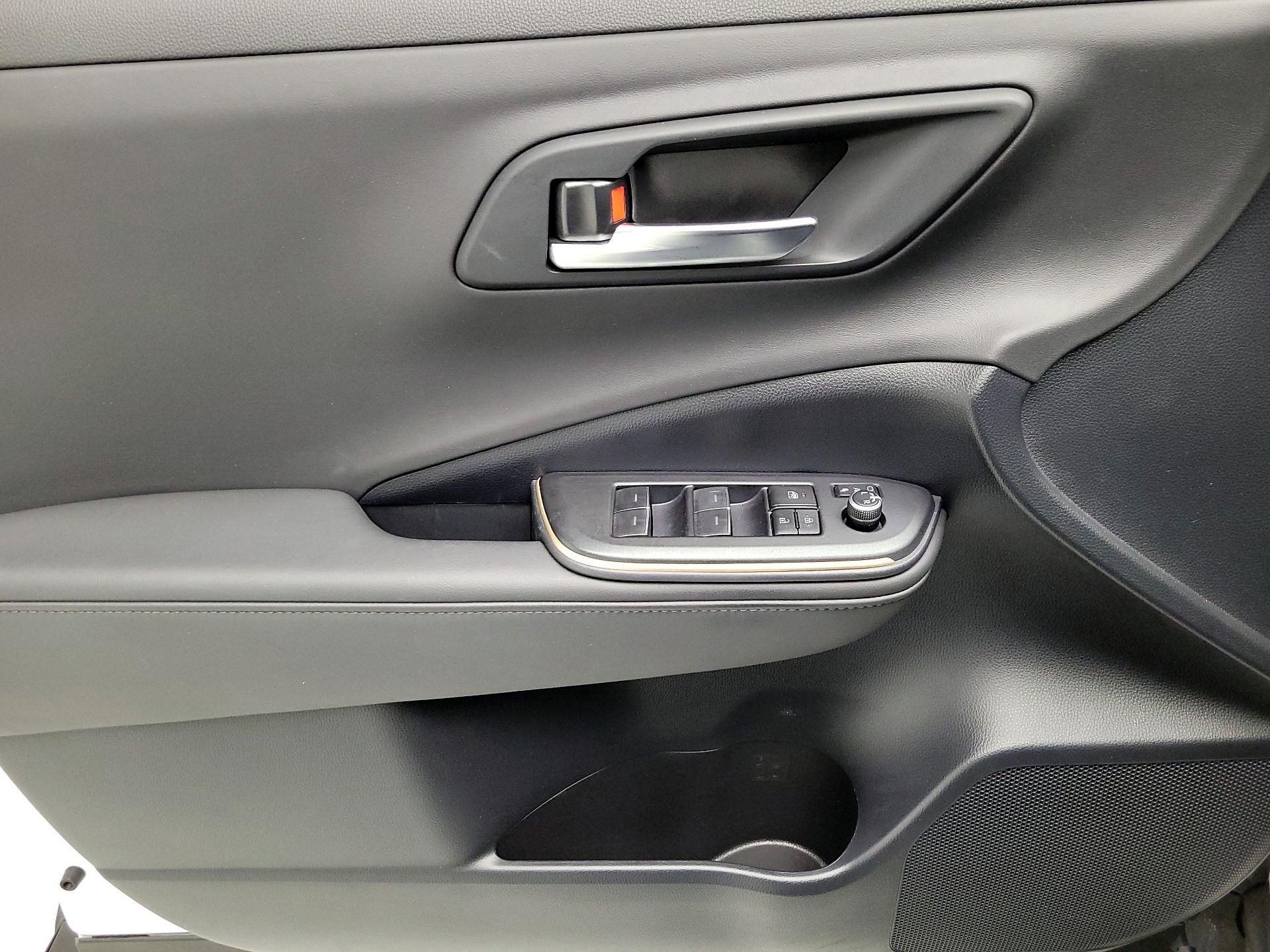 Thumbnail: 2023 Toyota Crown - 12