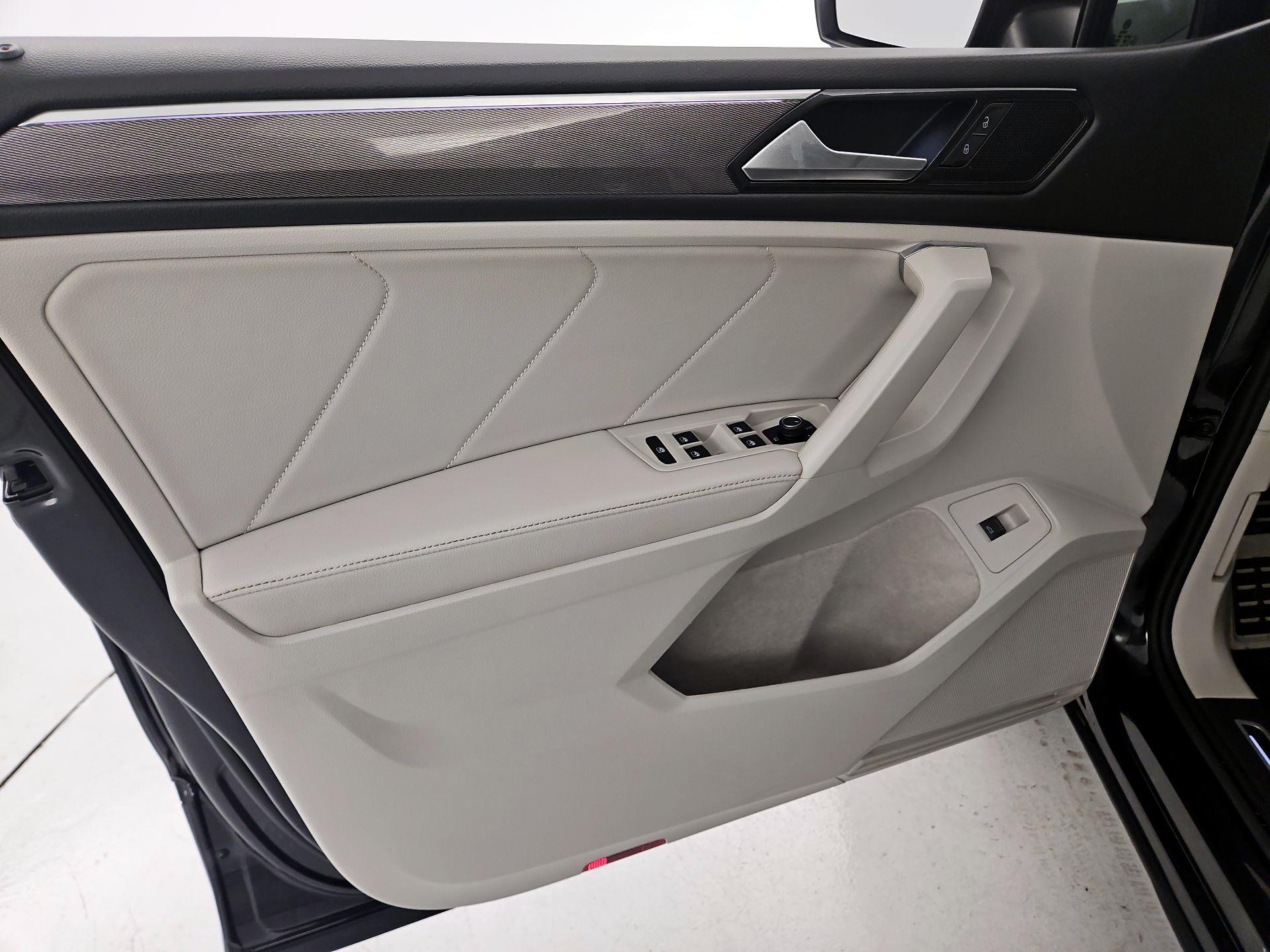 Thumbnail: 2022 Volkswagen Tiguan - 12