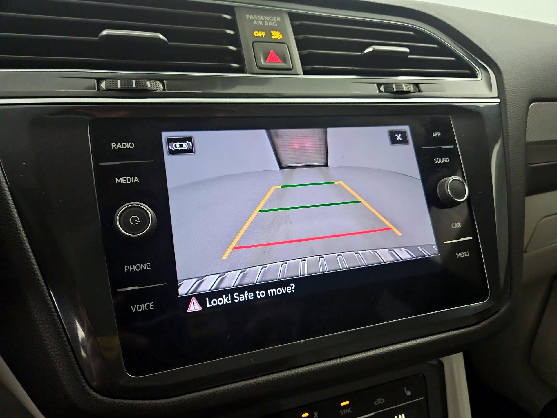 Thumbnail: 2022 Volkswagen Tiguan - 14