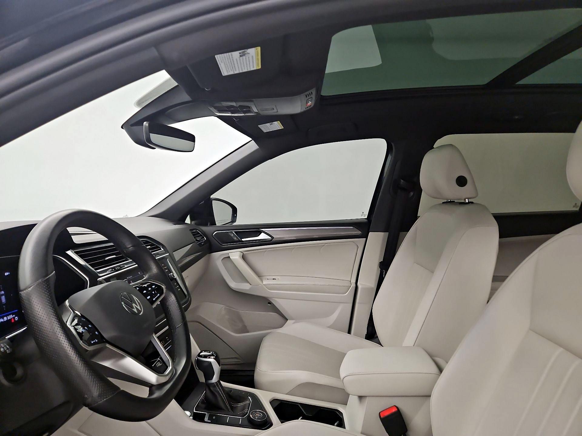 Thumbnail: 2022 Volkswagen Tiguan - 19