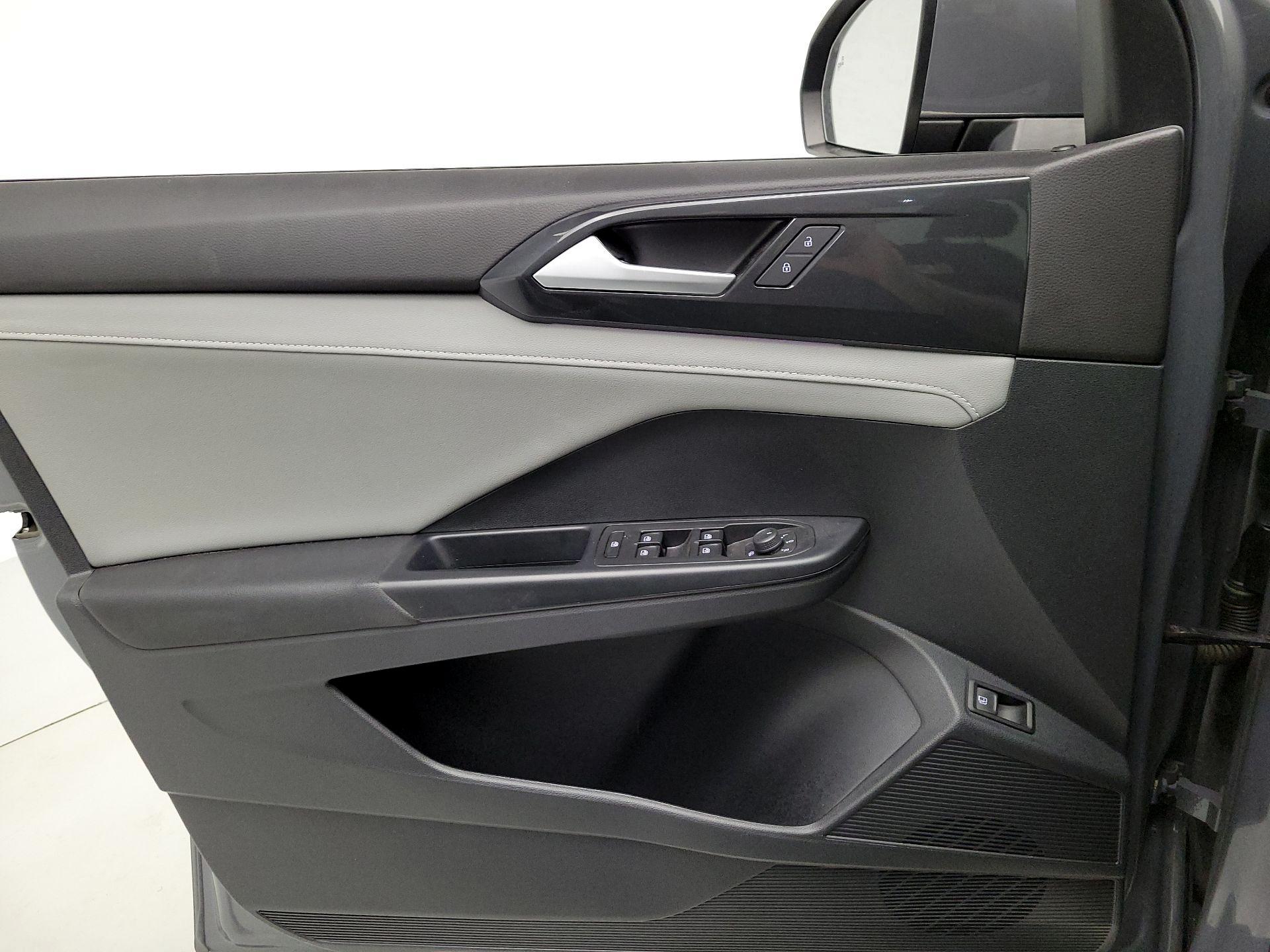 Thumbnail: 2023 Volkswagen Taos - 12