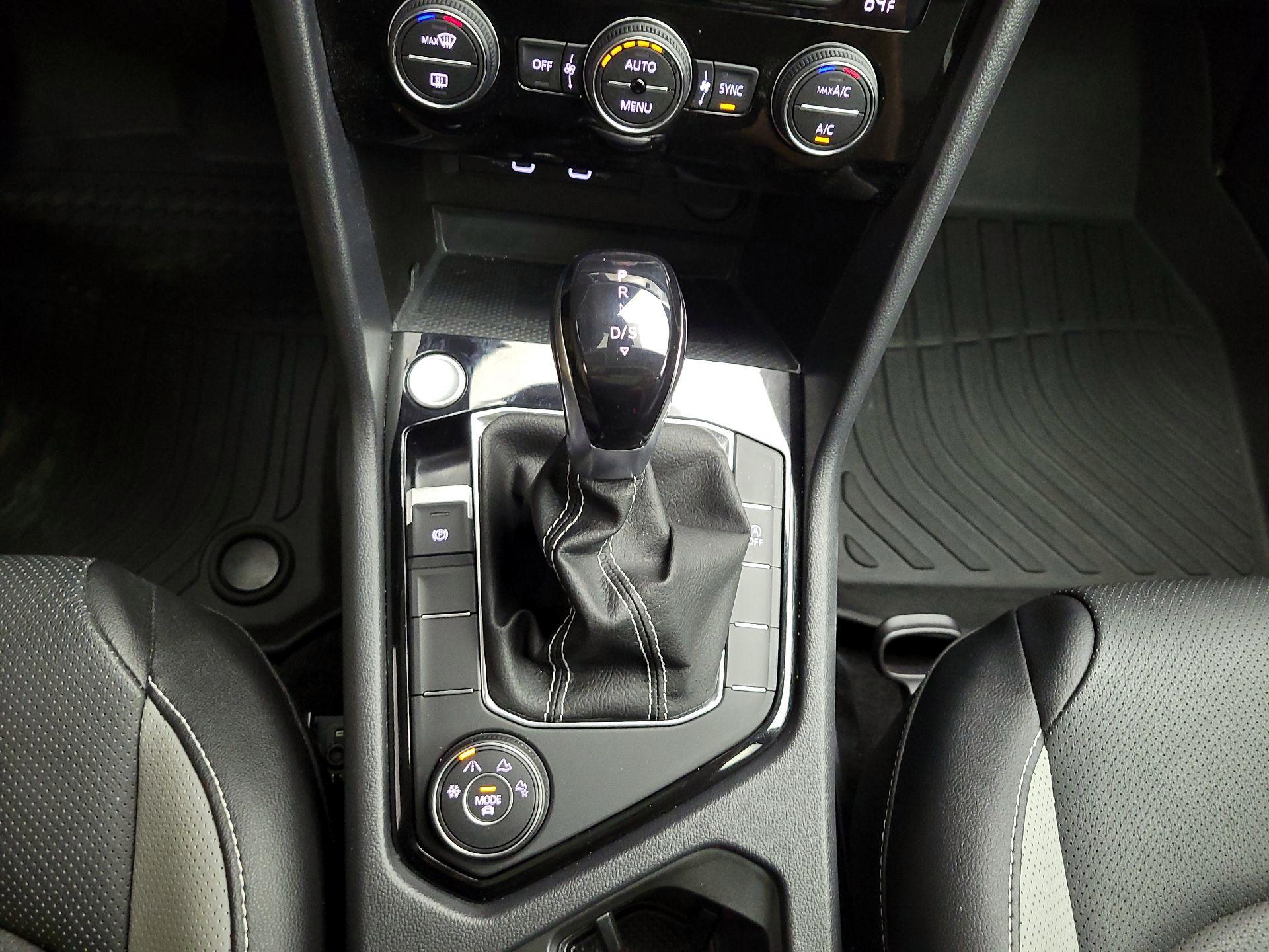 Thumbnail: 2023 Volkswagen Taos - 17