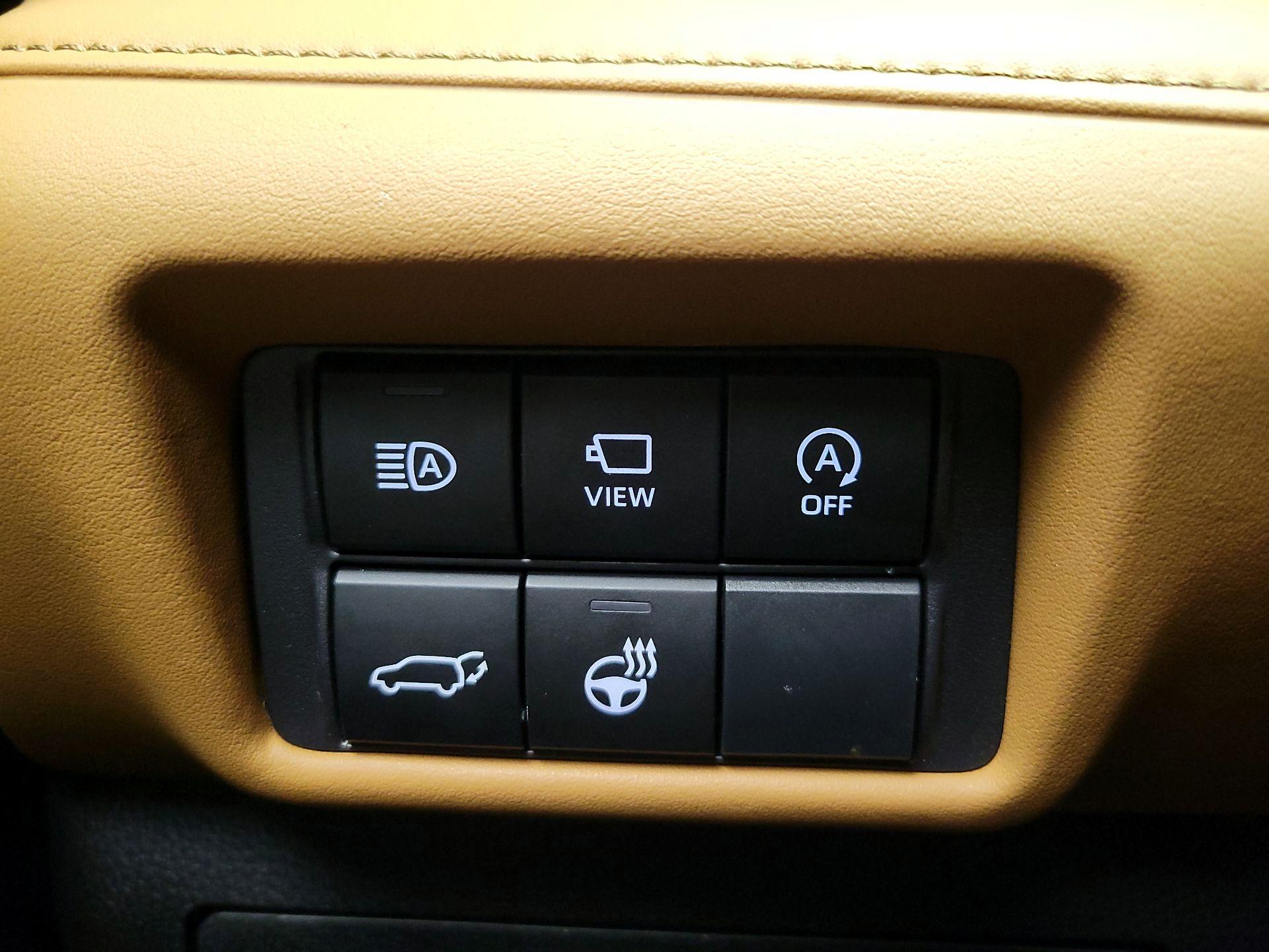 Thumbnail: 2023 Toyota Highlander - 13