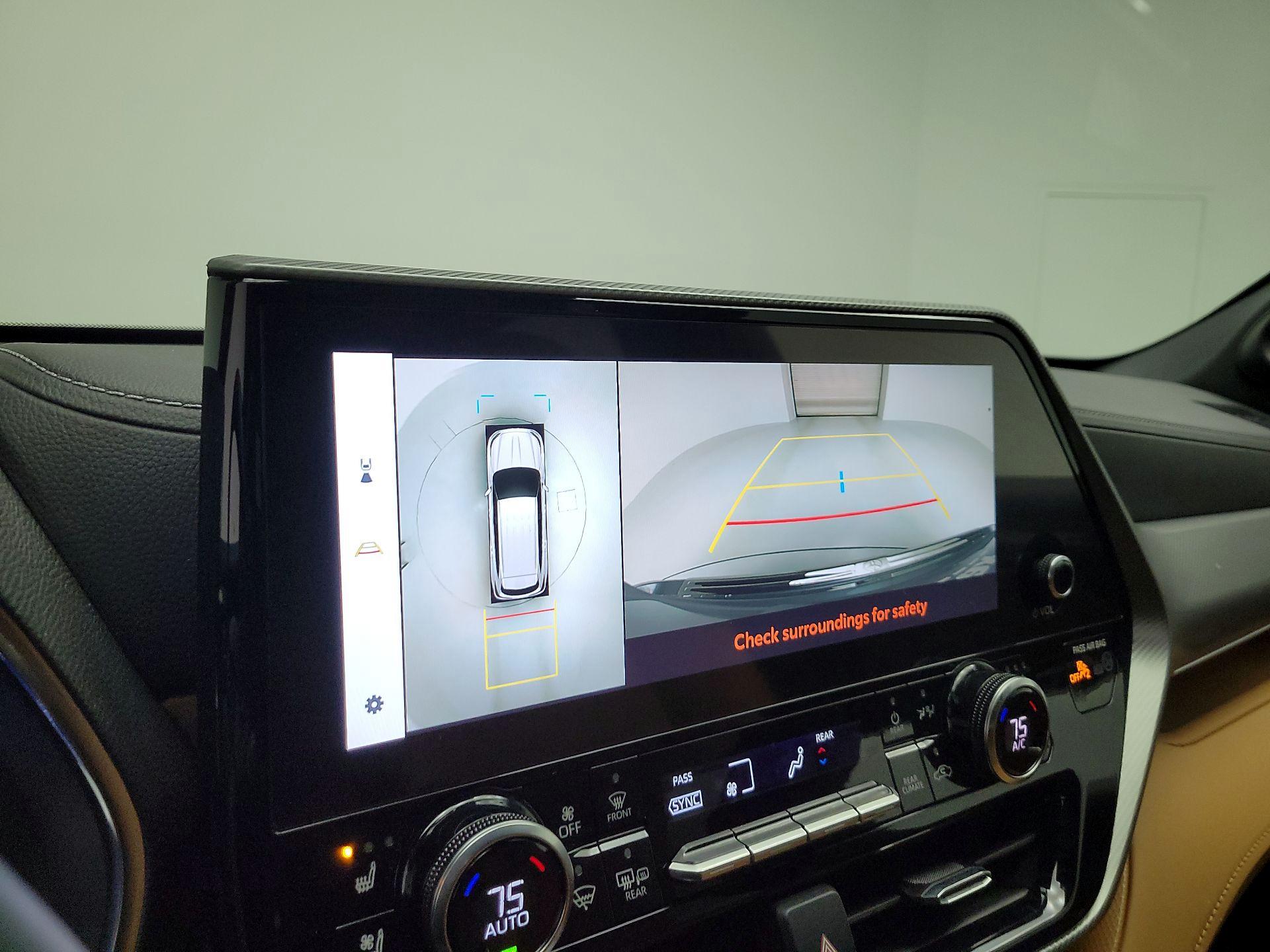 Thumbnail: 2023 Toyota Highlander - 14