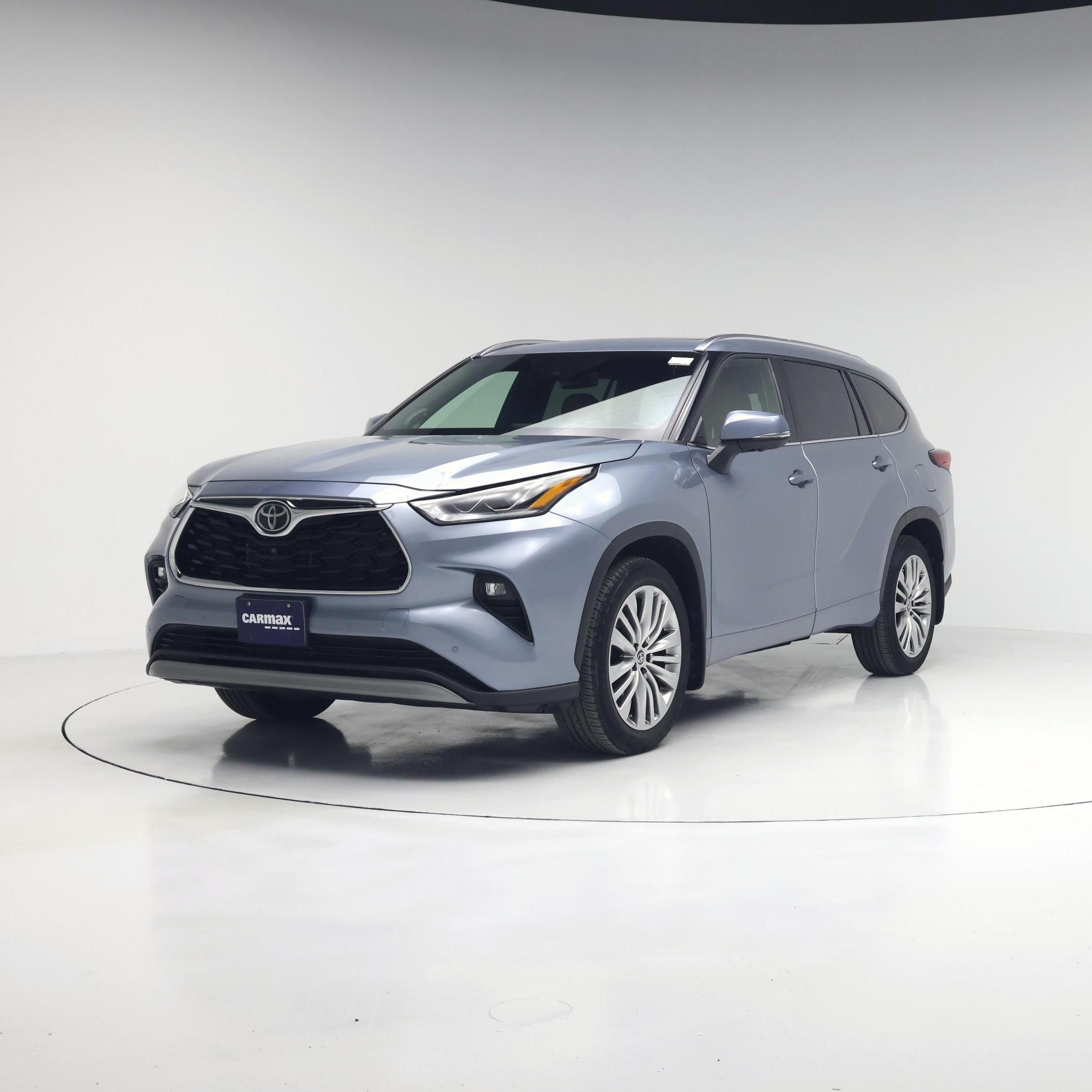 Thumbnail: 2023 Toyota Highlander - 4