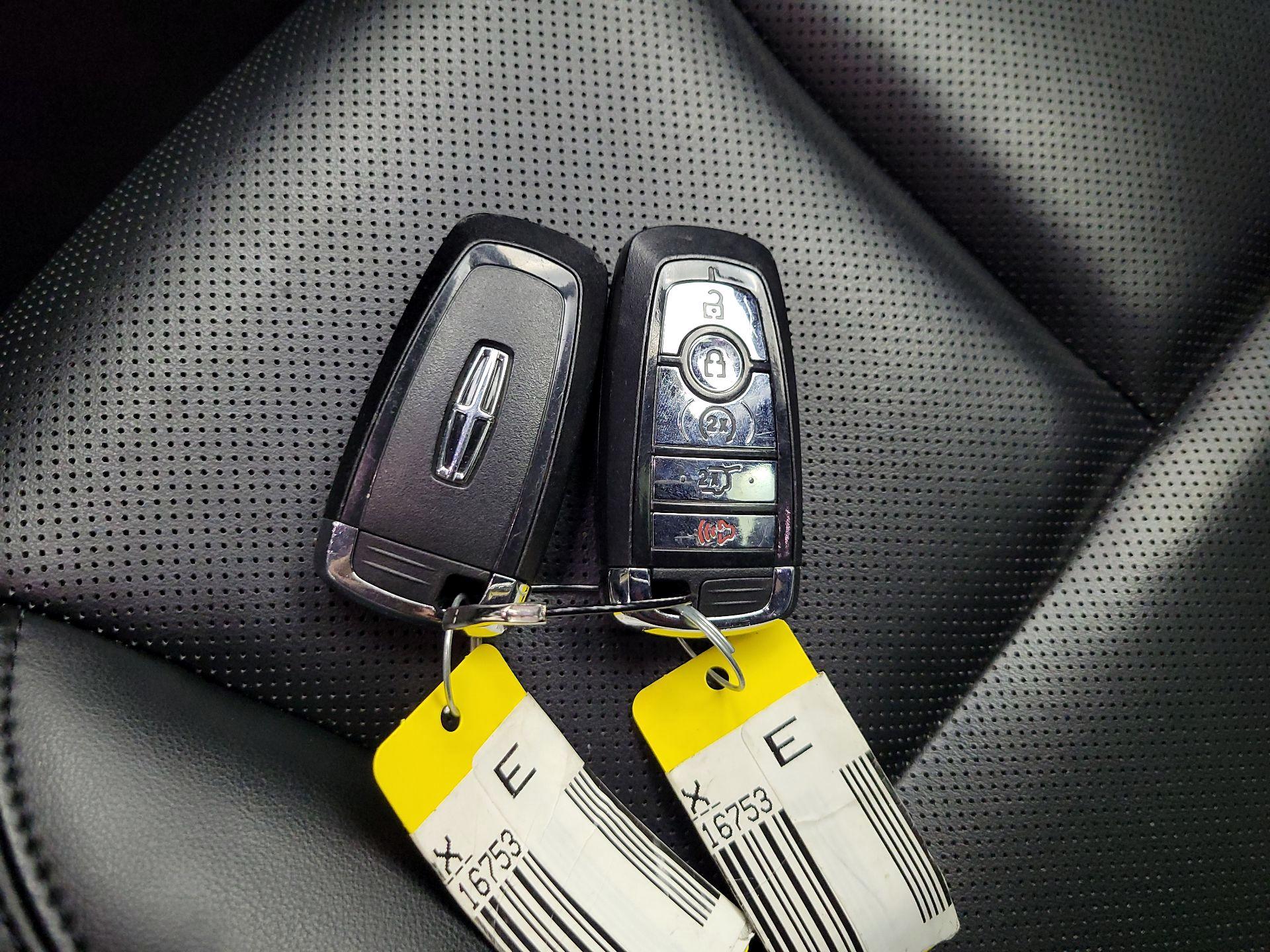 Thumbnail: 2020 Lincoln Corsair - 18