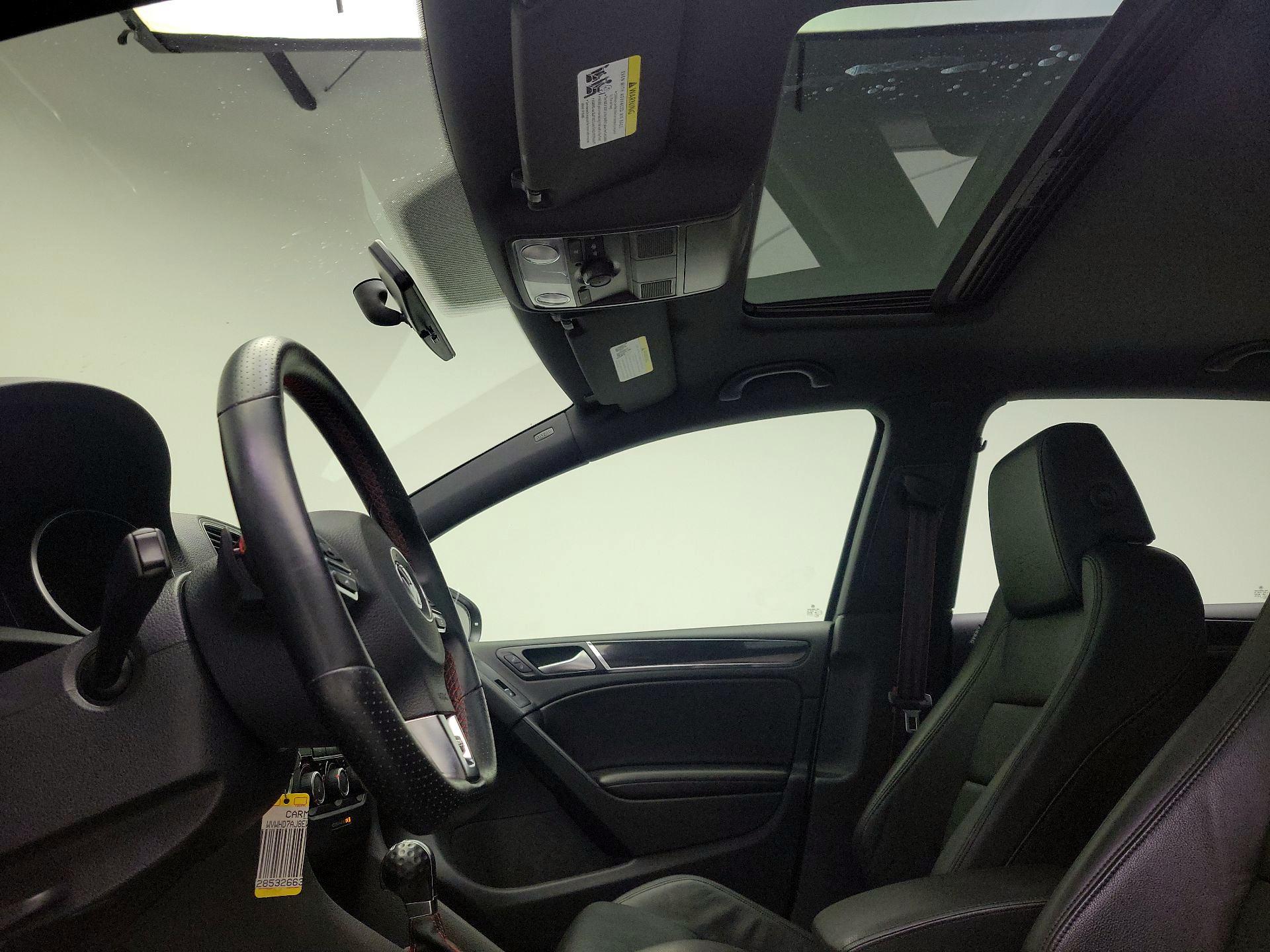 Thumbnail: 2014 Volkswagen Golf - 16