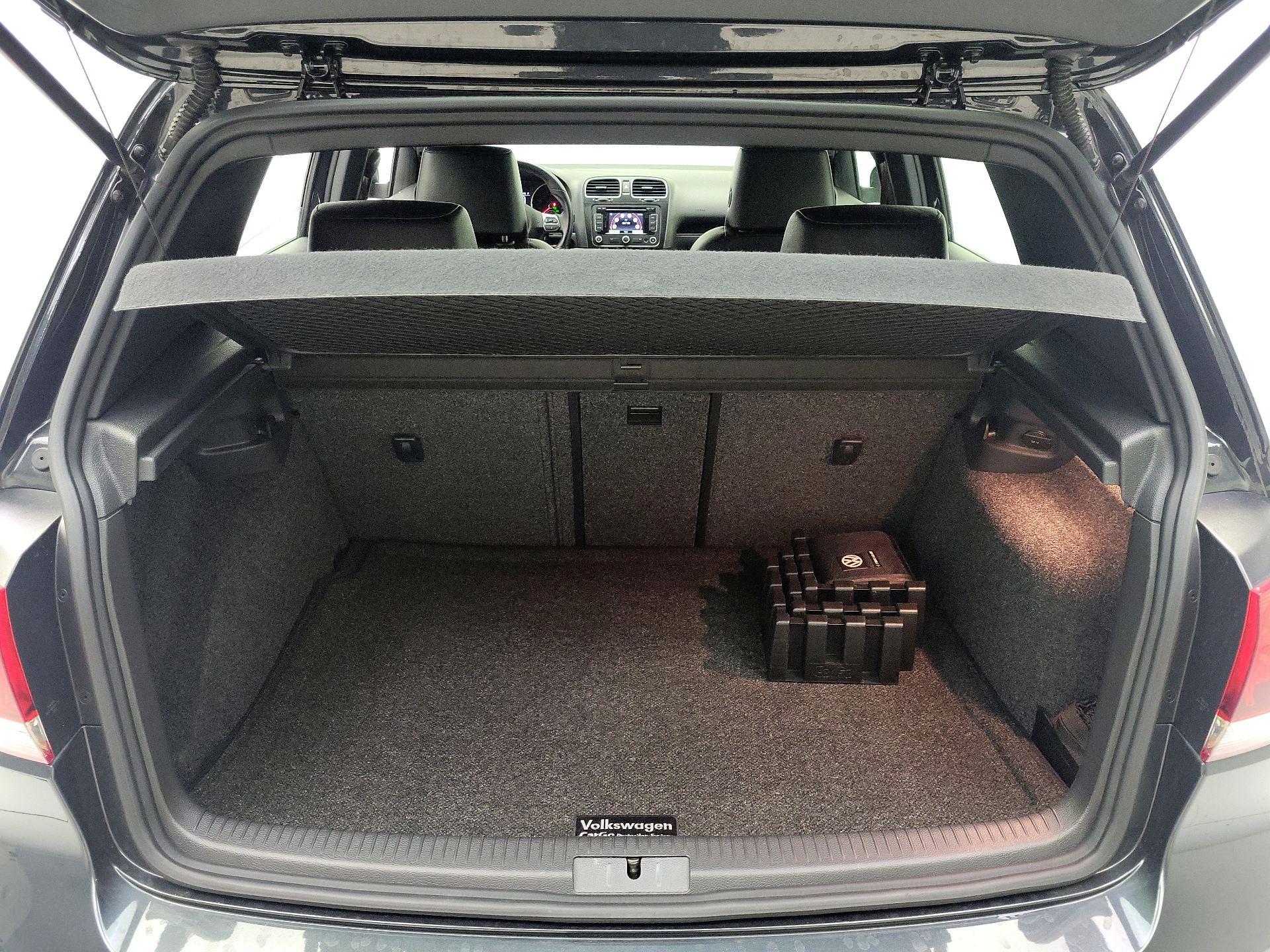 Thumbnail: 2014 Volkswagen Golf - 18