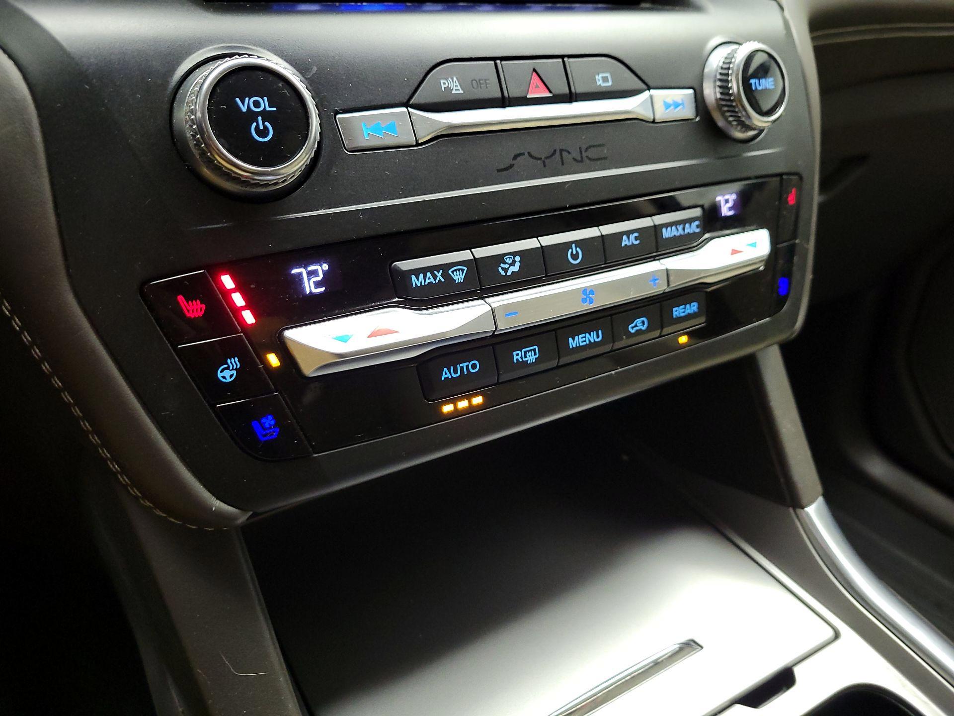 Thumbnail: 2020 Ford Explorer - 17