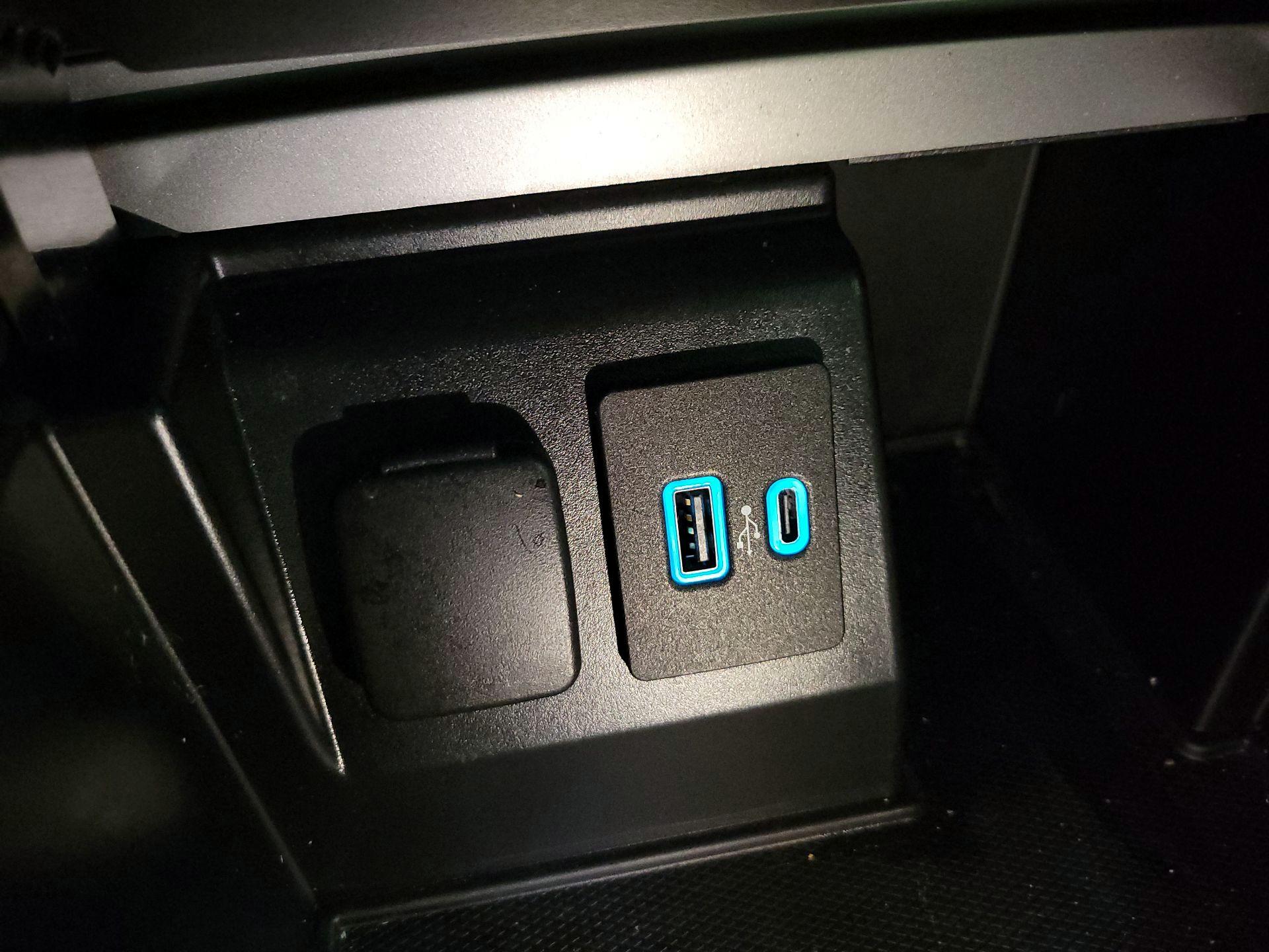 Thumbnail: 2020 Ford Explorer - 19