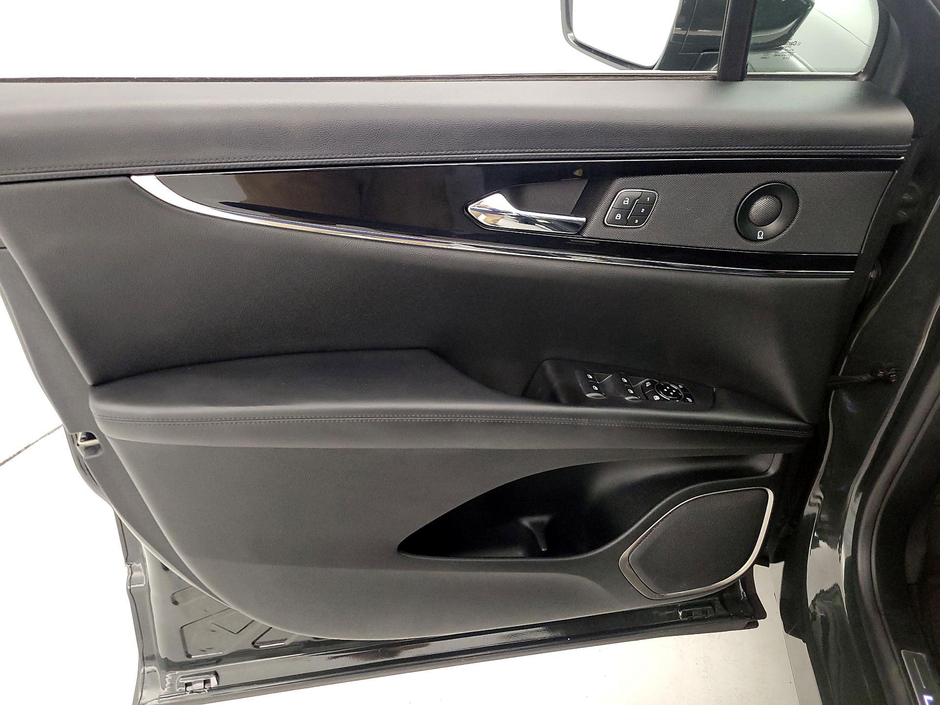 Thumbnail: 2023 Lincoln Nautilus - 12