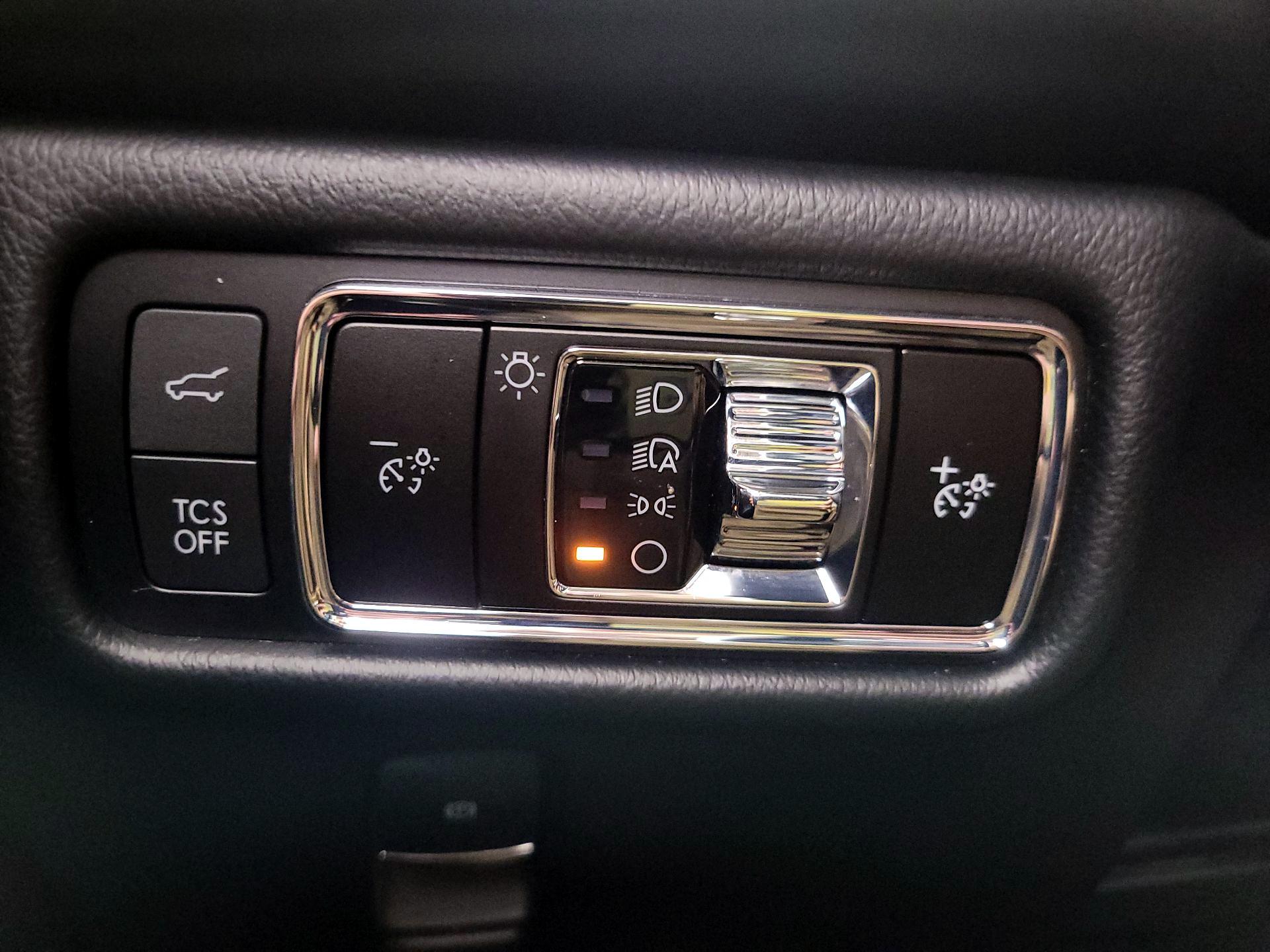 Thumbnail: 2023 Lincoln Nautilus - 13