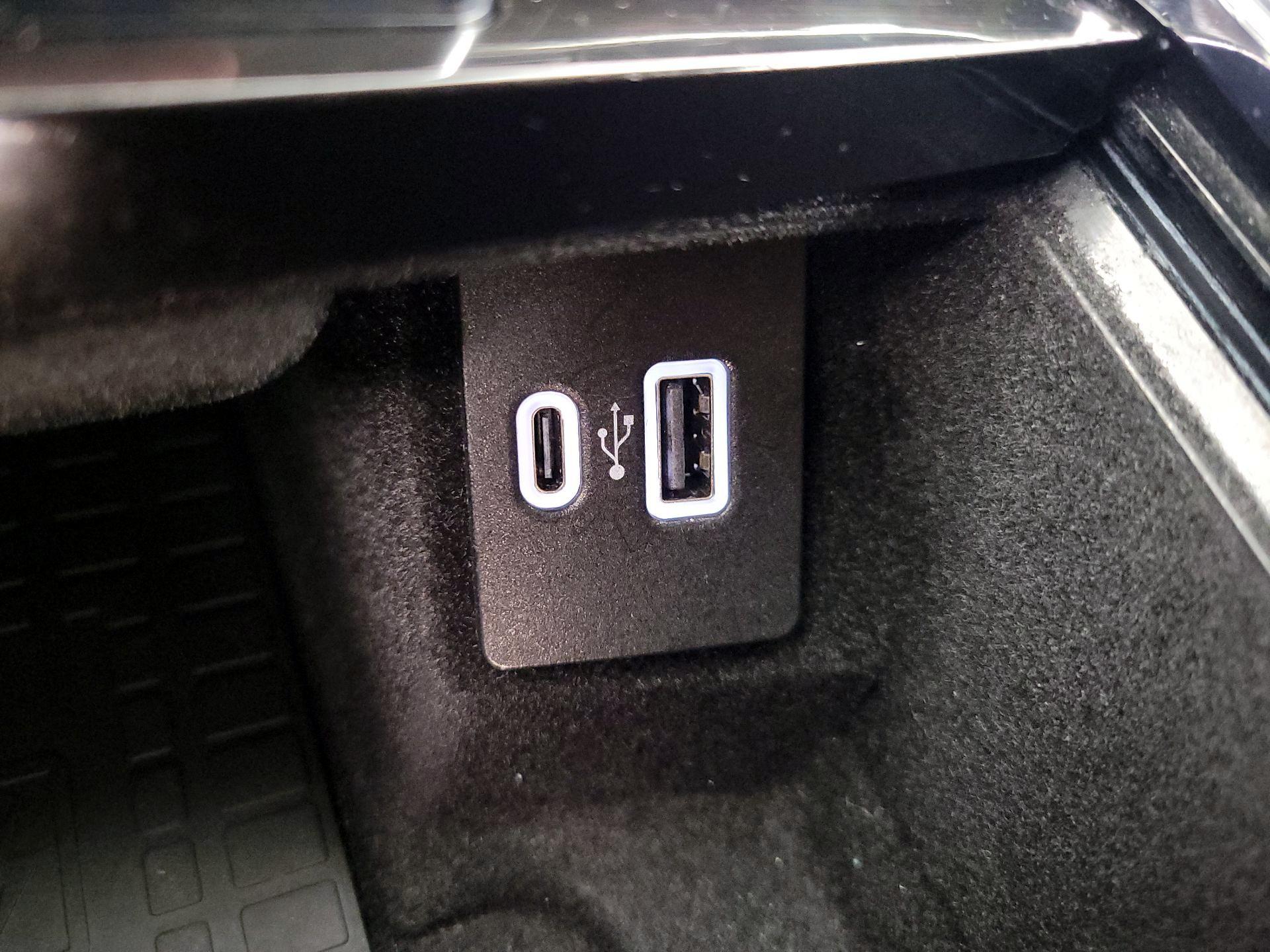 Thumbnail: 2023 Lincoln Nautilus - 19