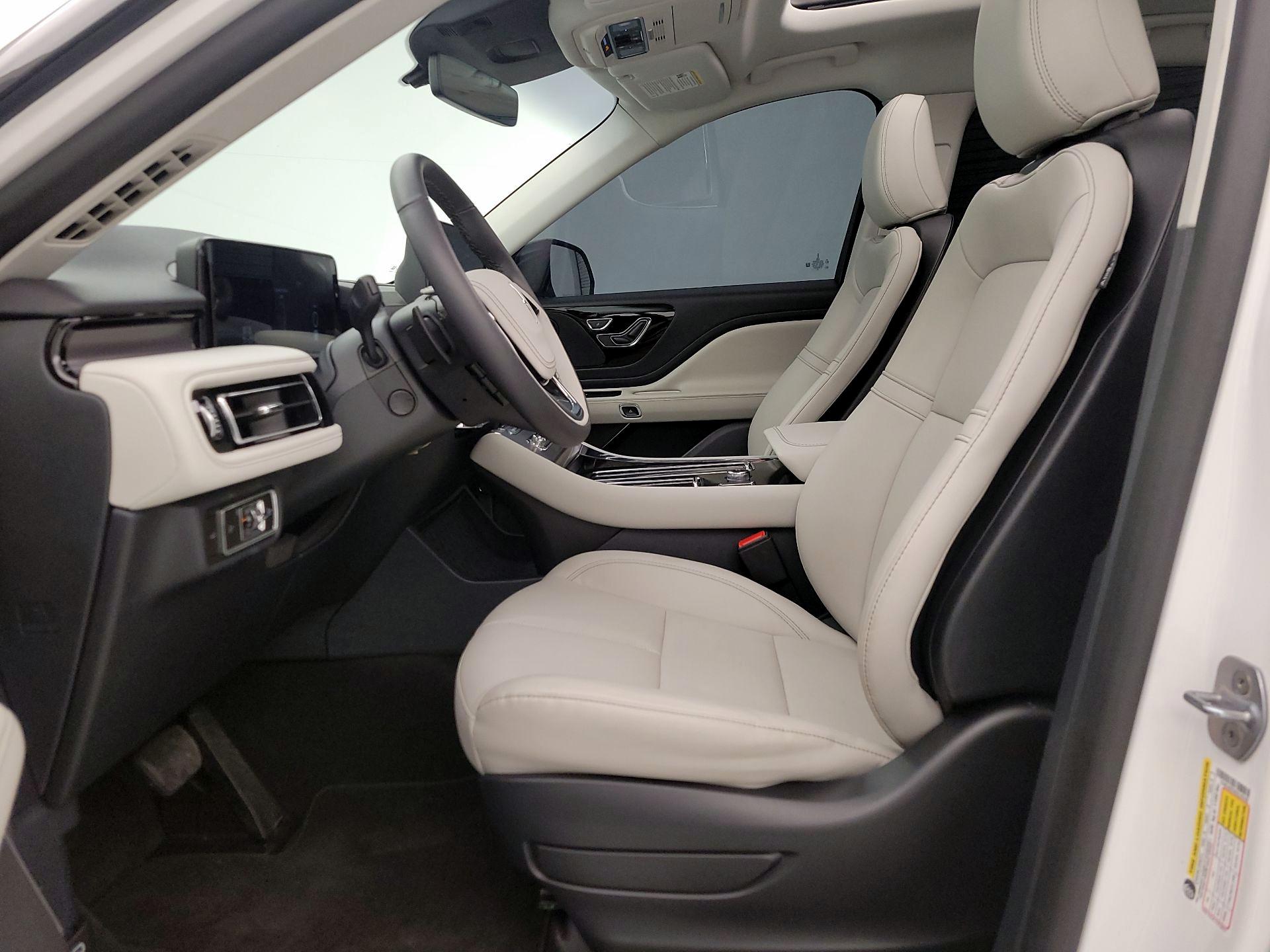 Thumbnail: 2025 Lincoln Aviator - 11