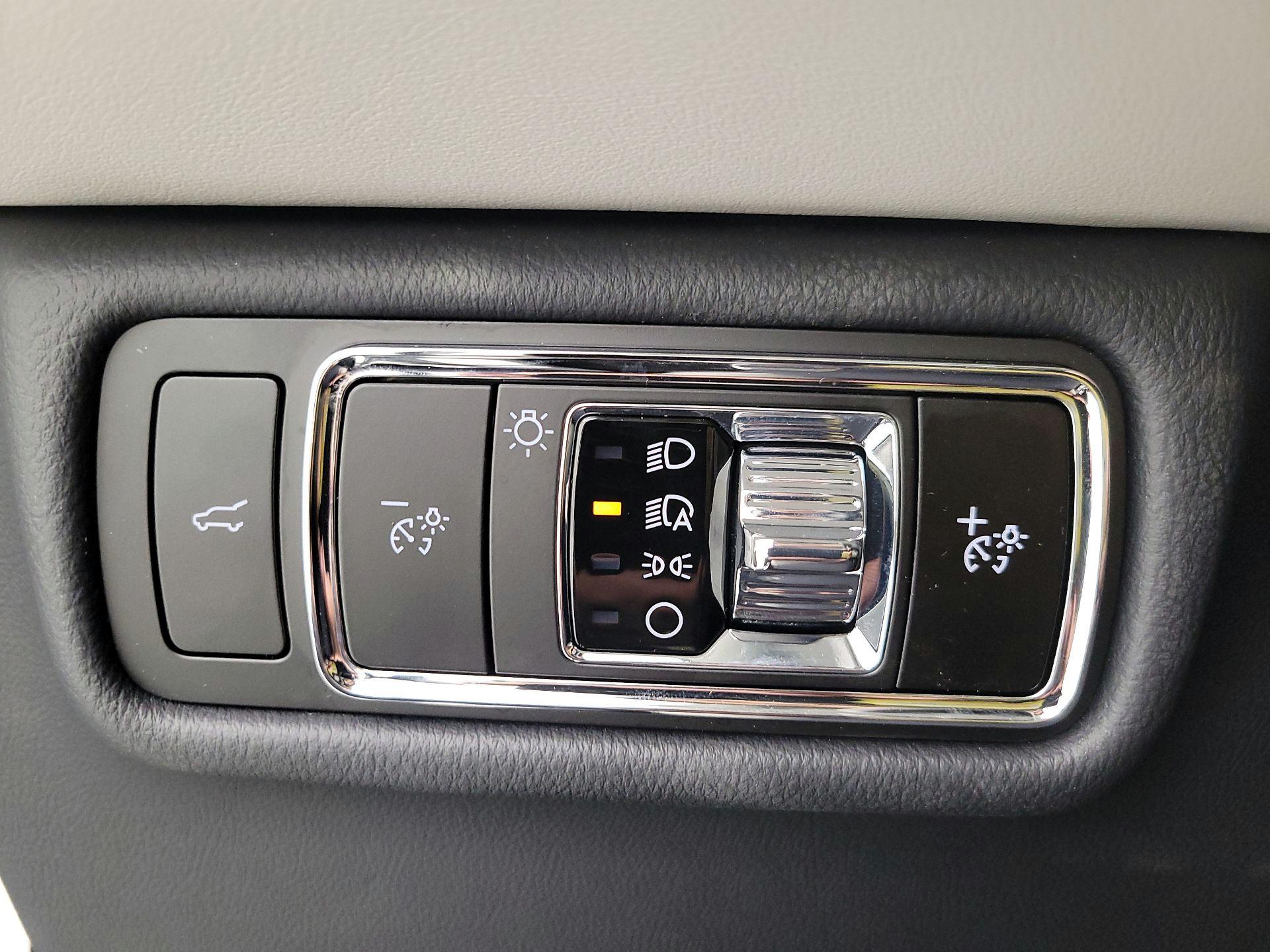 Thumbnail: 2025 Lincoln Aviator - 13