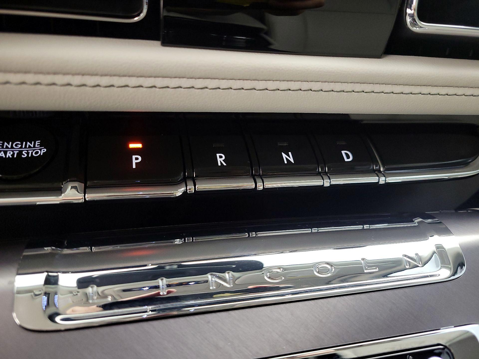 Thumbnail: 2025 Lincoln Aviator - 18