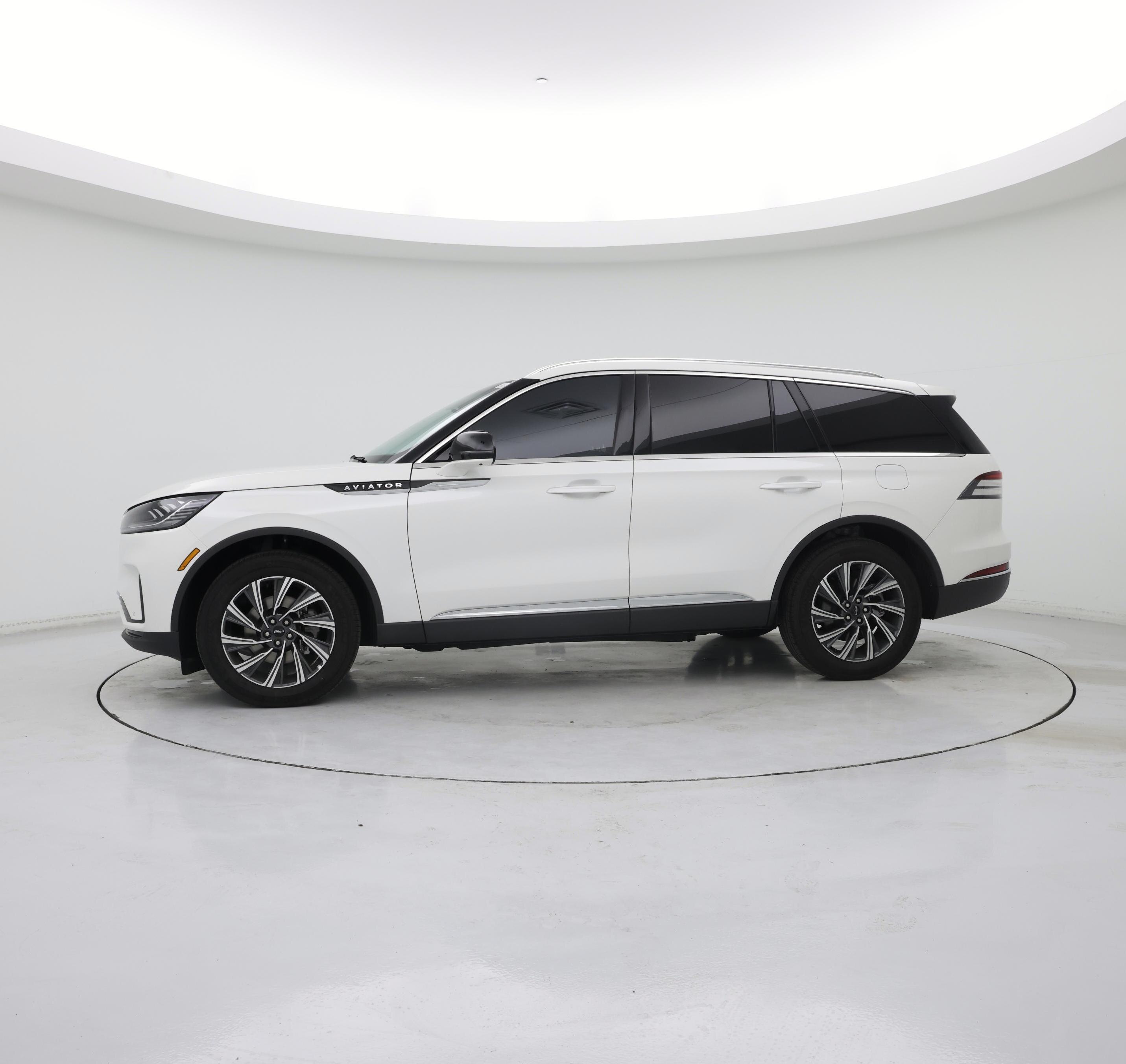 Thumbnail: 2025 Lincoln Aviator - 3