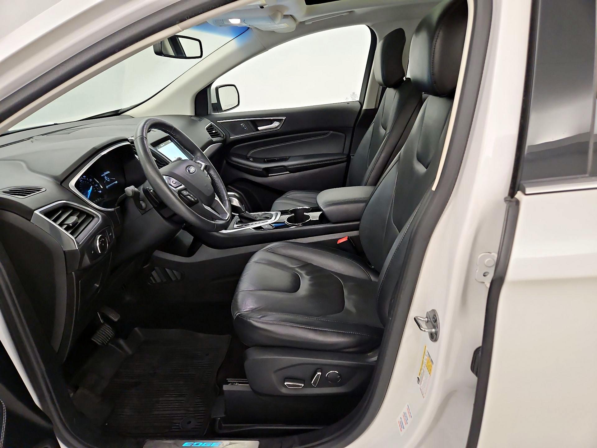 Thumbnail: 2017 Ford Edge - 11