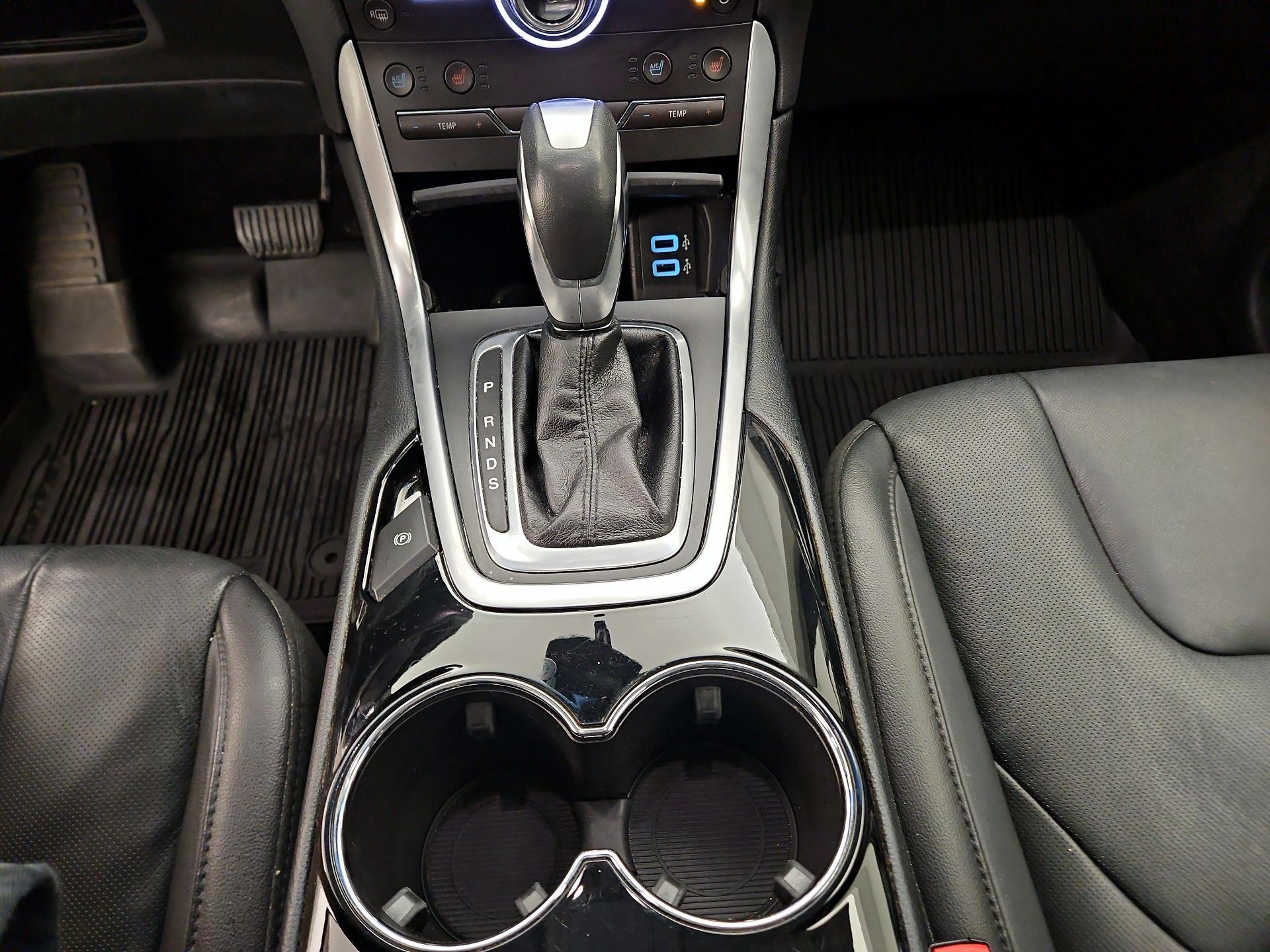 Thumbnail: 2017 Ford Edge - 18