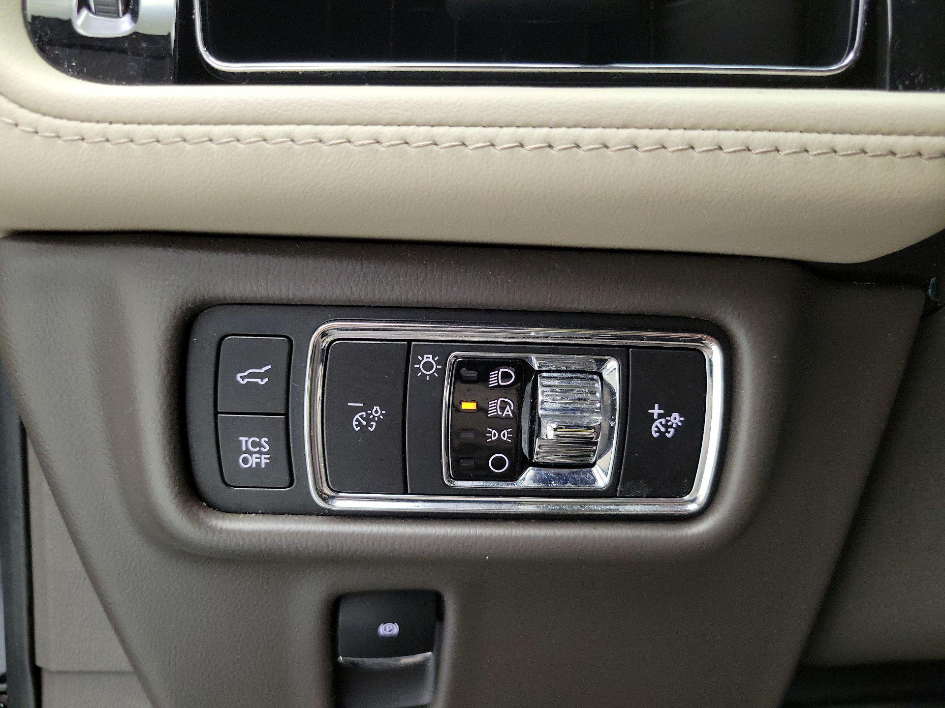 Thumbnail: 2023 Lincoln Nautilus - 13