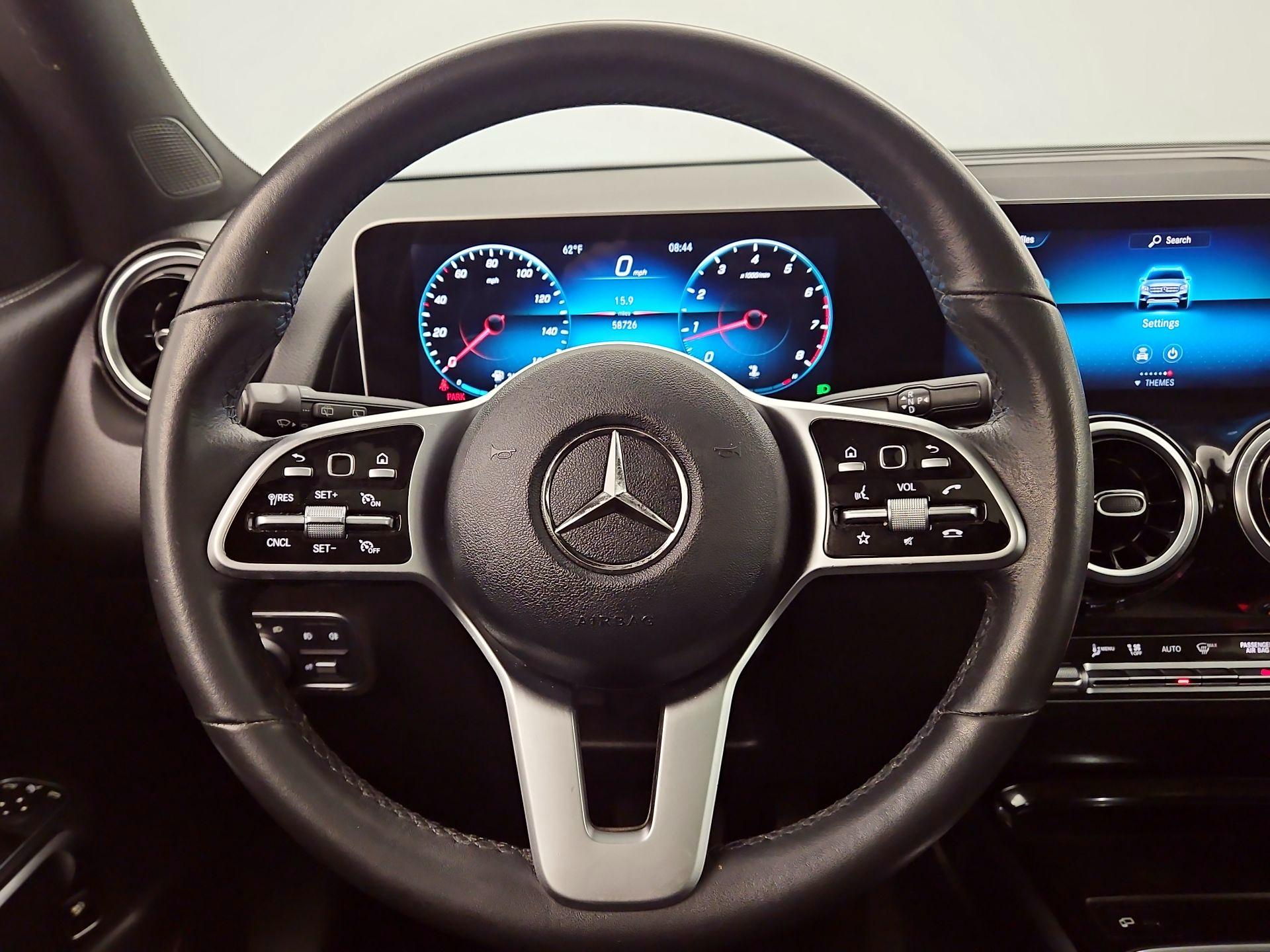 Thumbnail: 2021 Mercedes-Benz GLB - 10