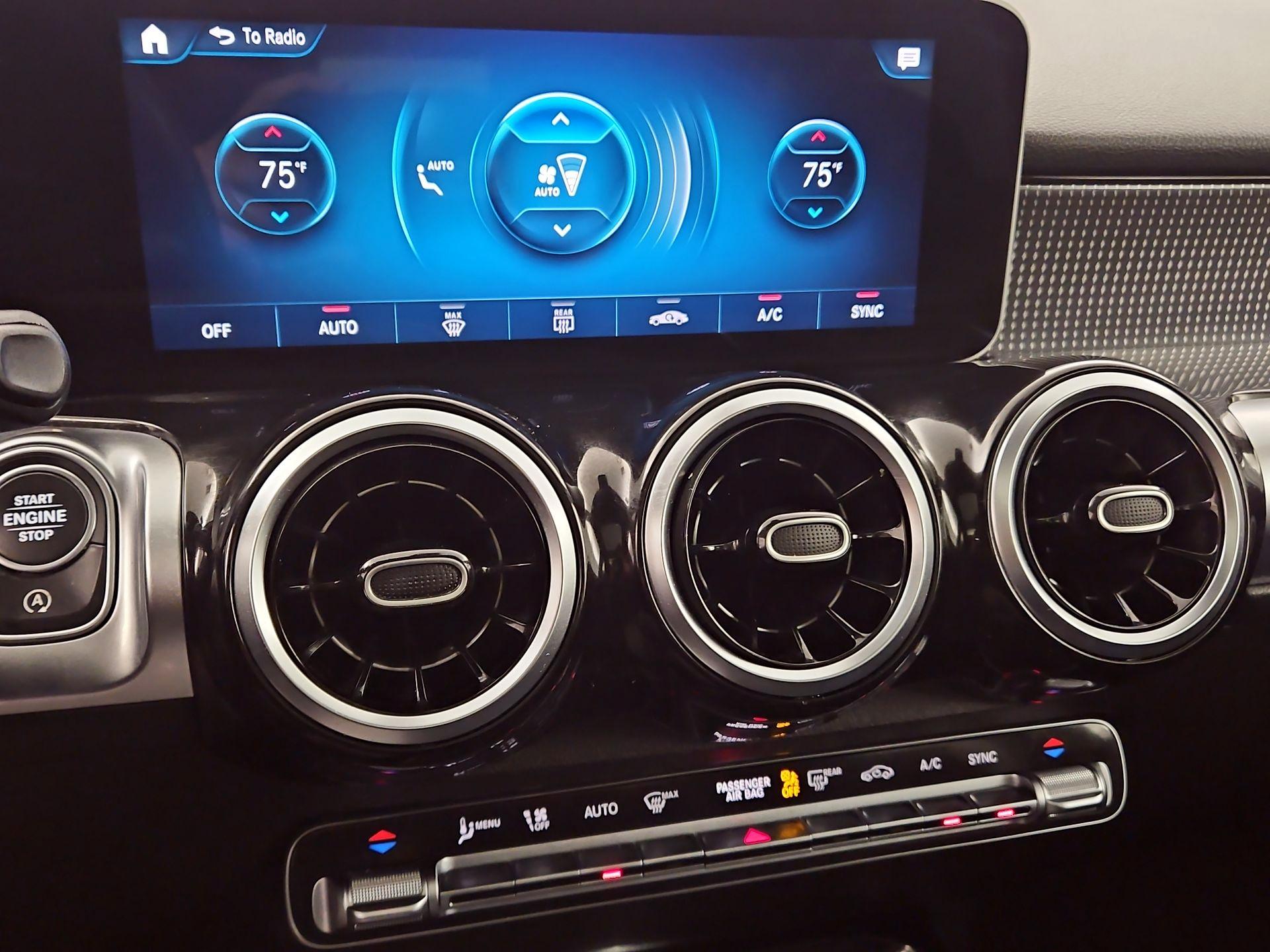 Thumbnail: 2021 Mercedes-Benz GLB - 16