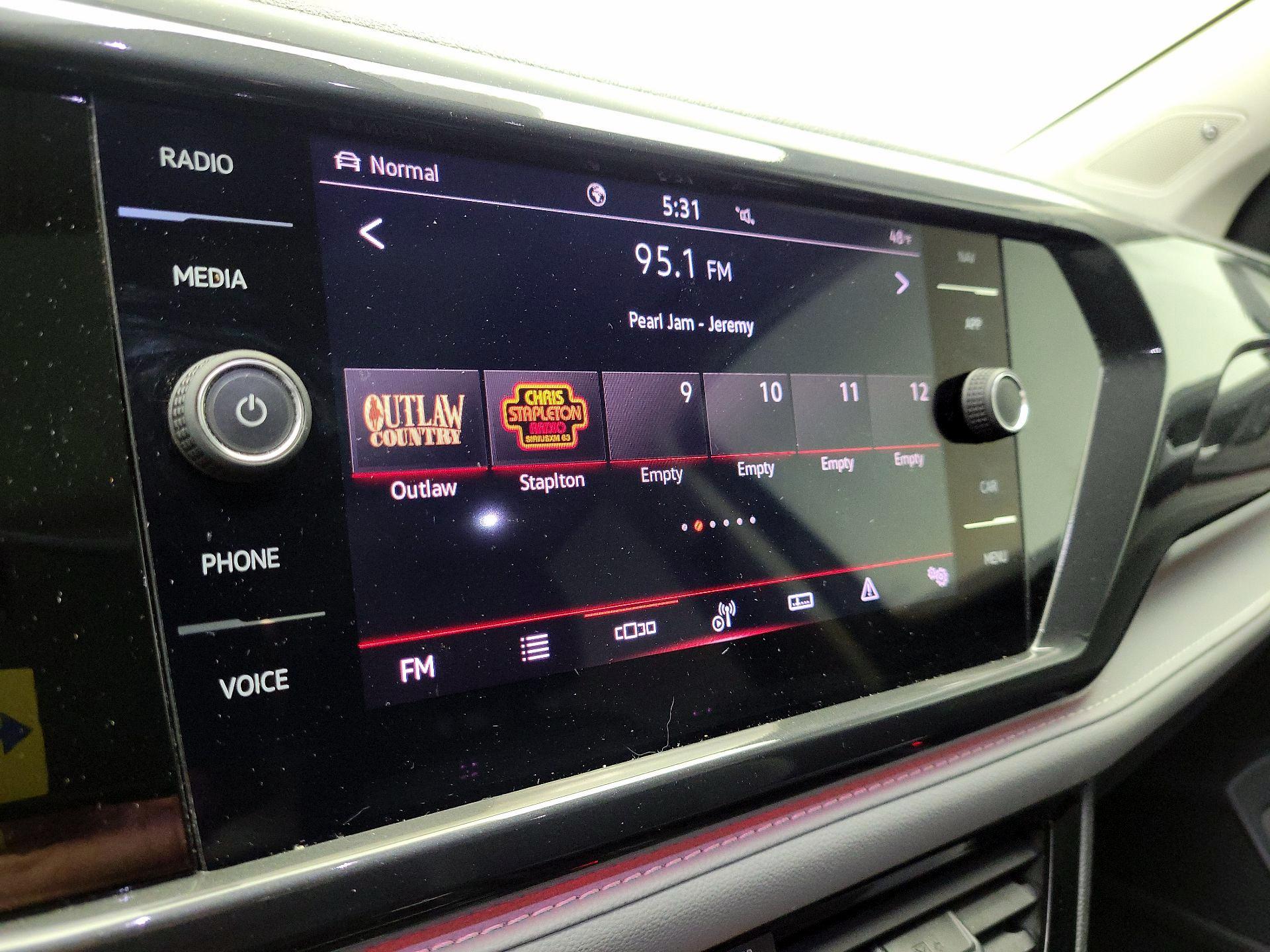 Thumbnail: 2023 Volkswagen Taos - 14