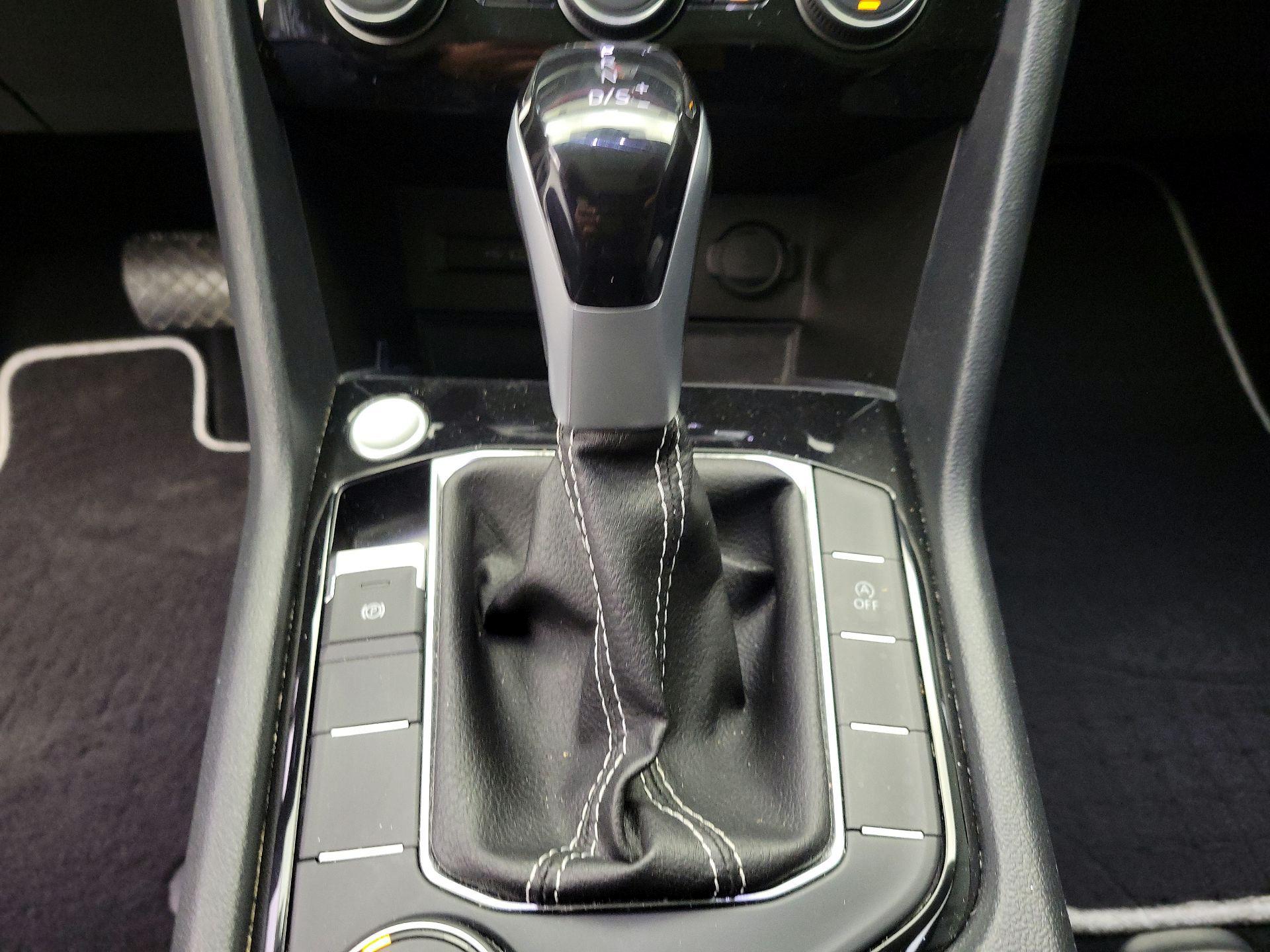 Thumbnail: 2023 Volkswagen Taos - 16