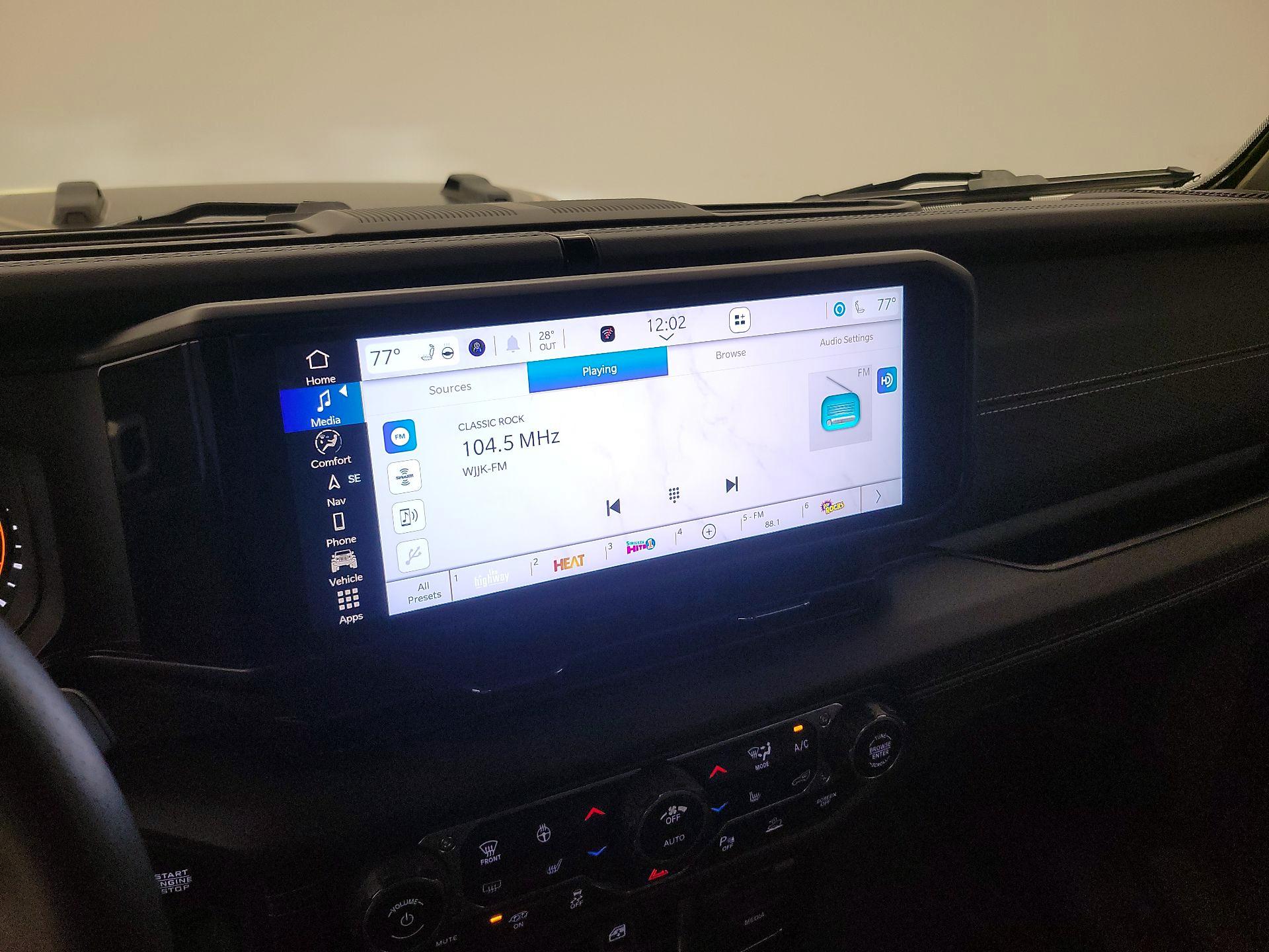 Thumbnail: 2025 Jeep Wrangler - 16