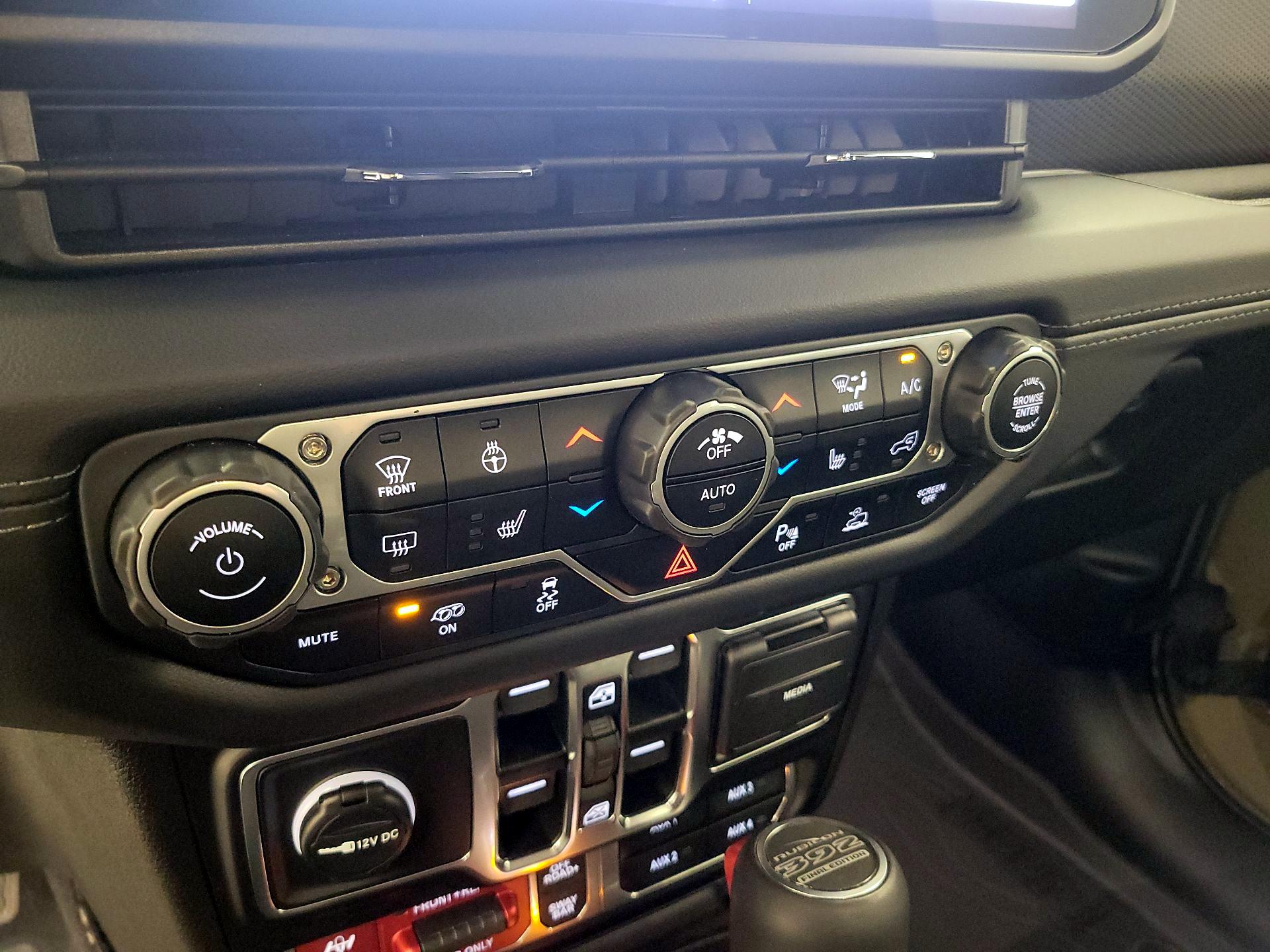 Thumbnail: 2025 Jeep Wrangler - 17