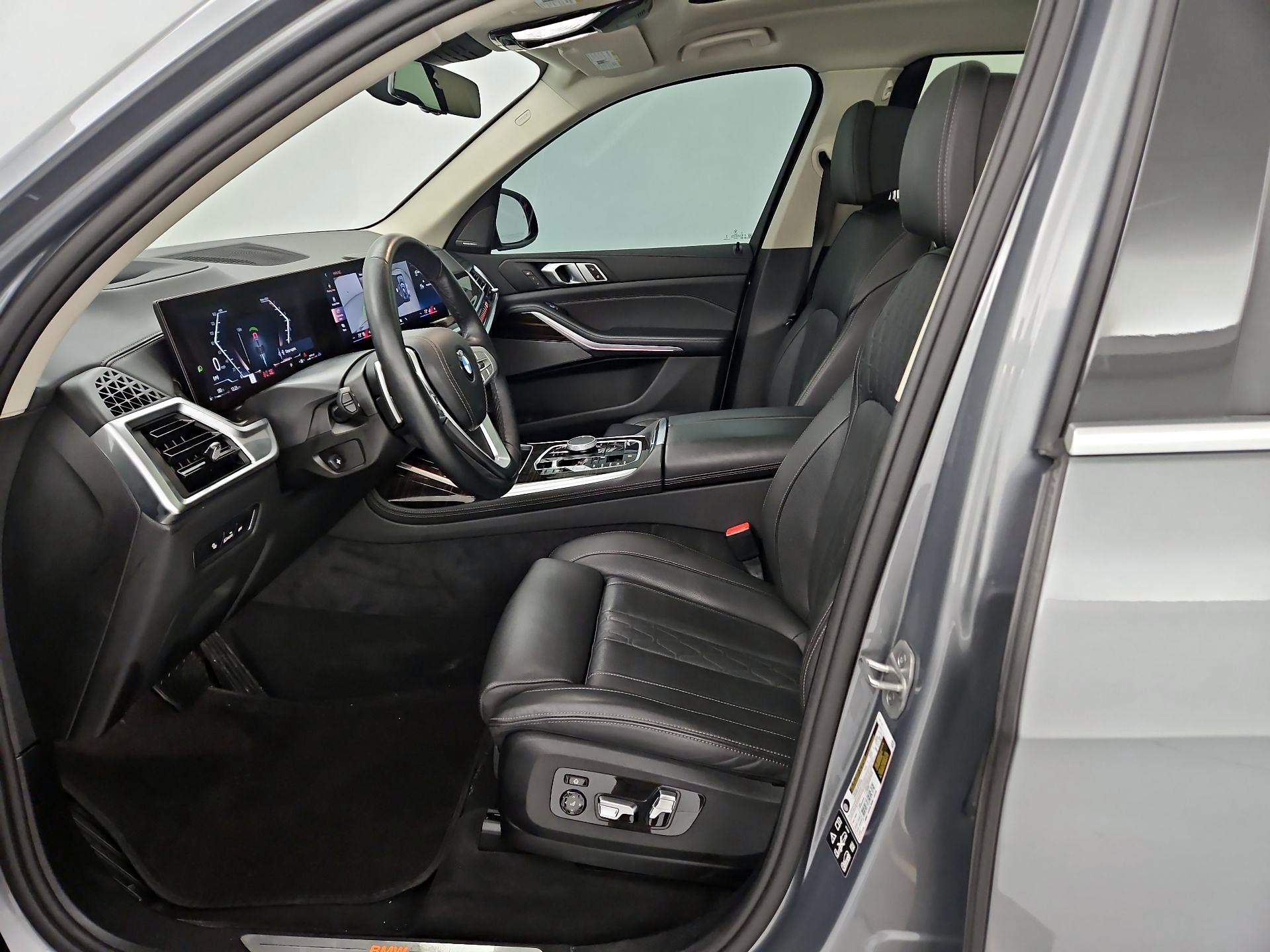 Thumbnail: 2025 BMW X7 - 11