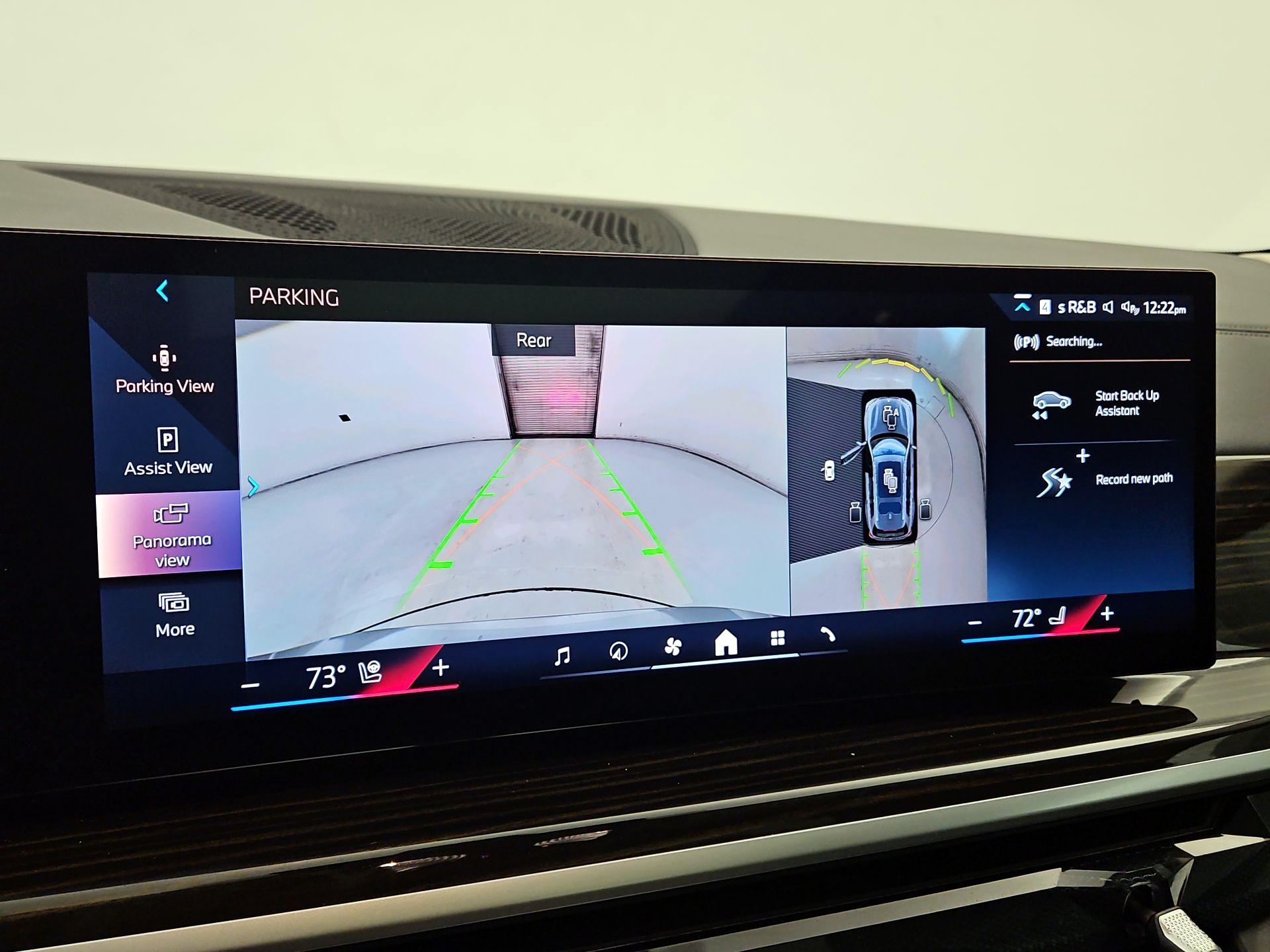 Thumbnail: 2025 BMW X7 - 15