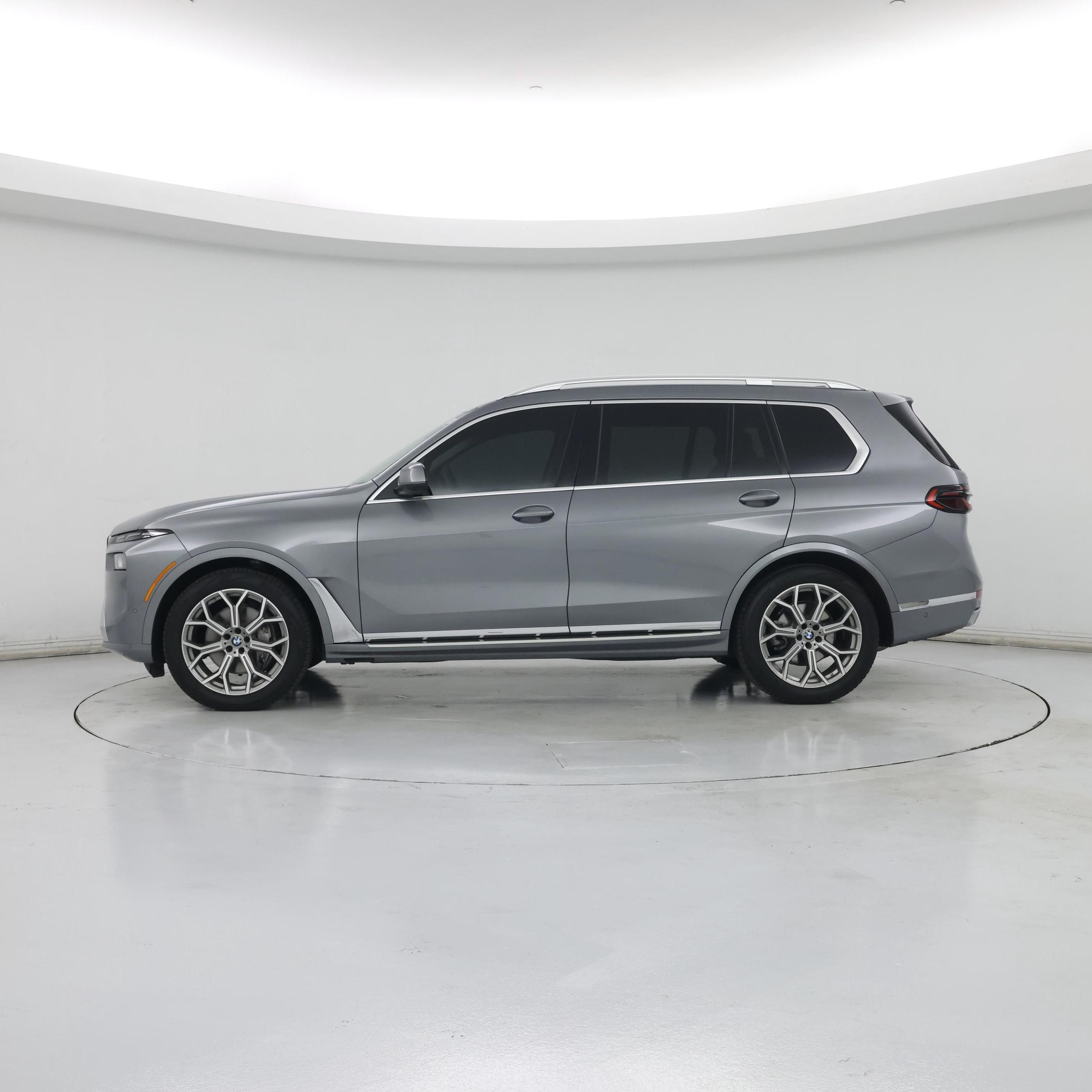 Thumbnail: 2025 BMW X7 - 3