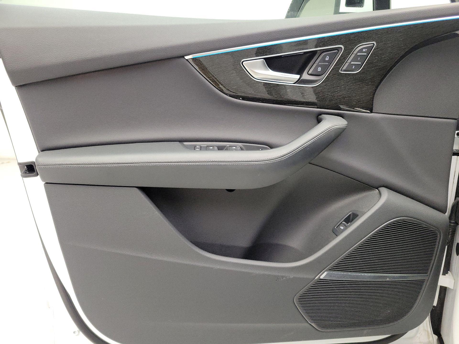 Thumbnail: 2022 Audi Q7 - 12