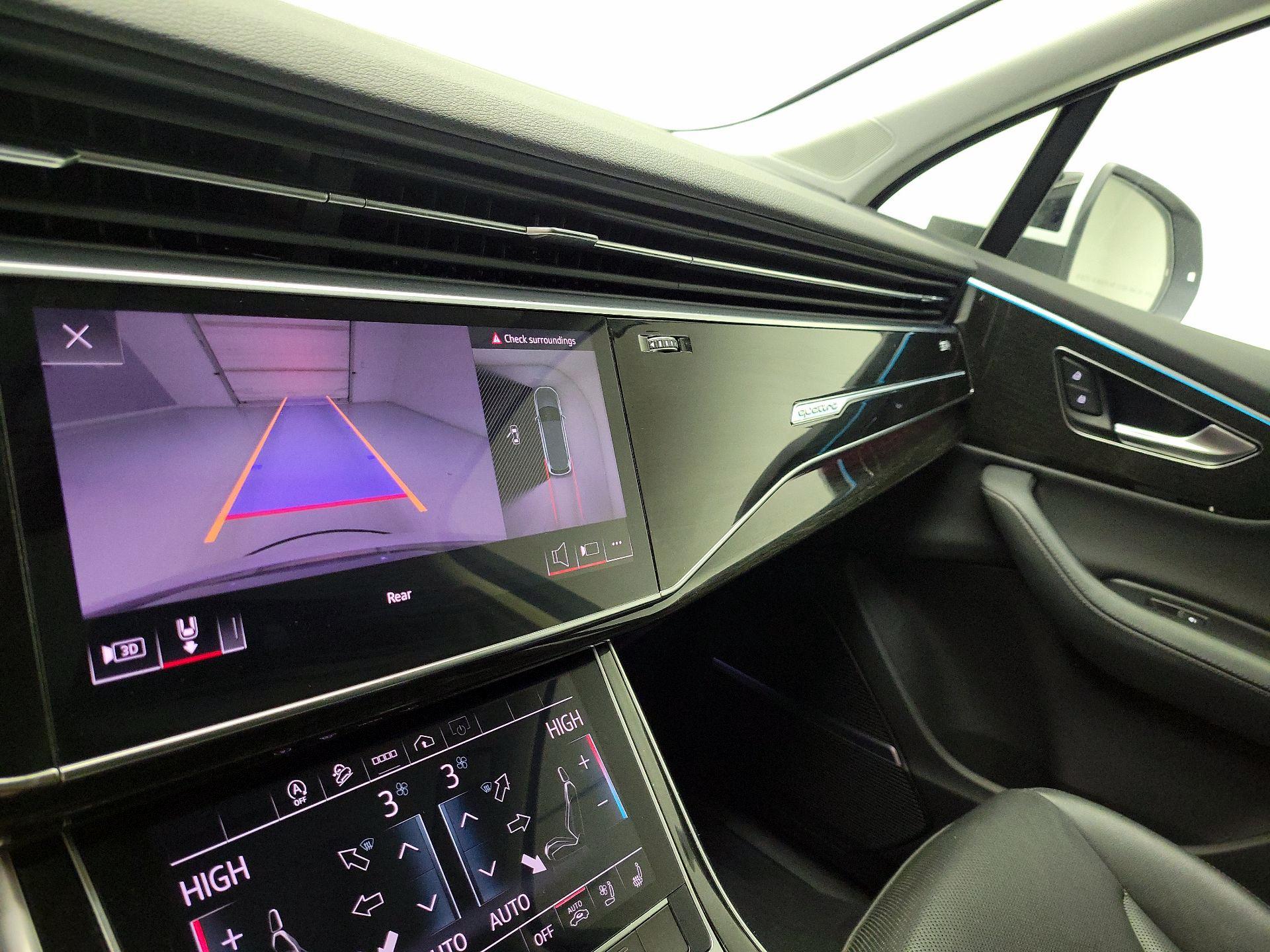 Thumbnail: 2022 Audi Q7 - 15