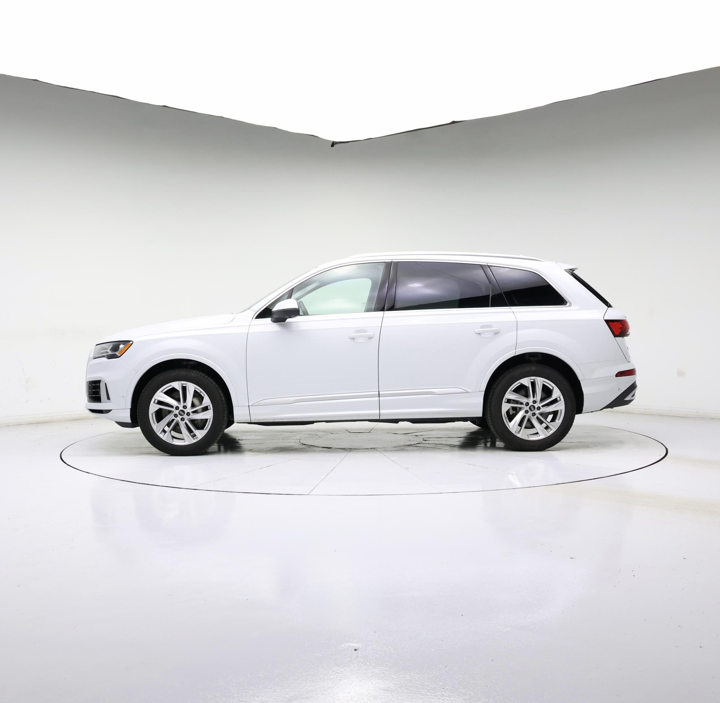 Thumbnail: 2022 Audi Q7 - 3