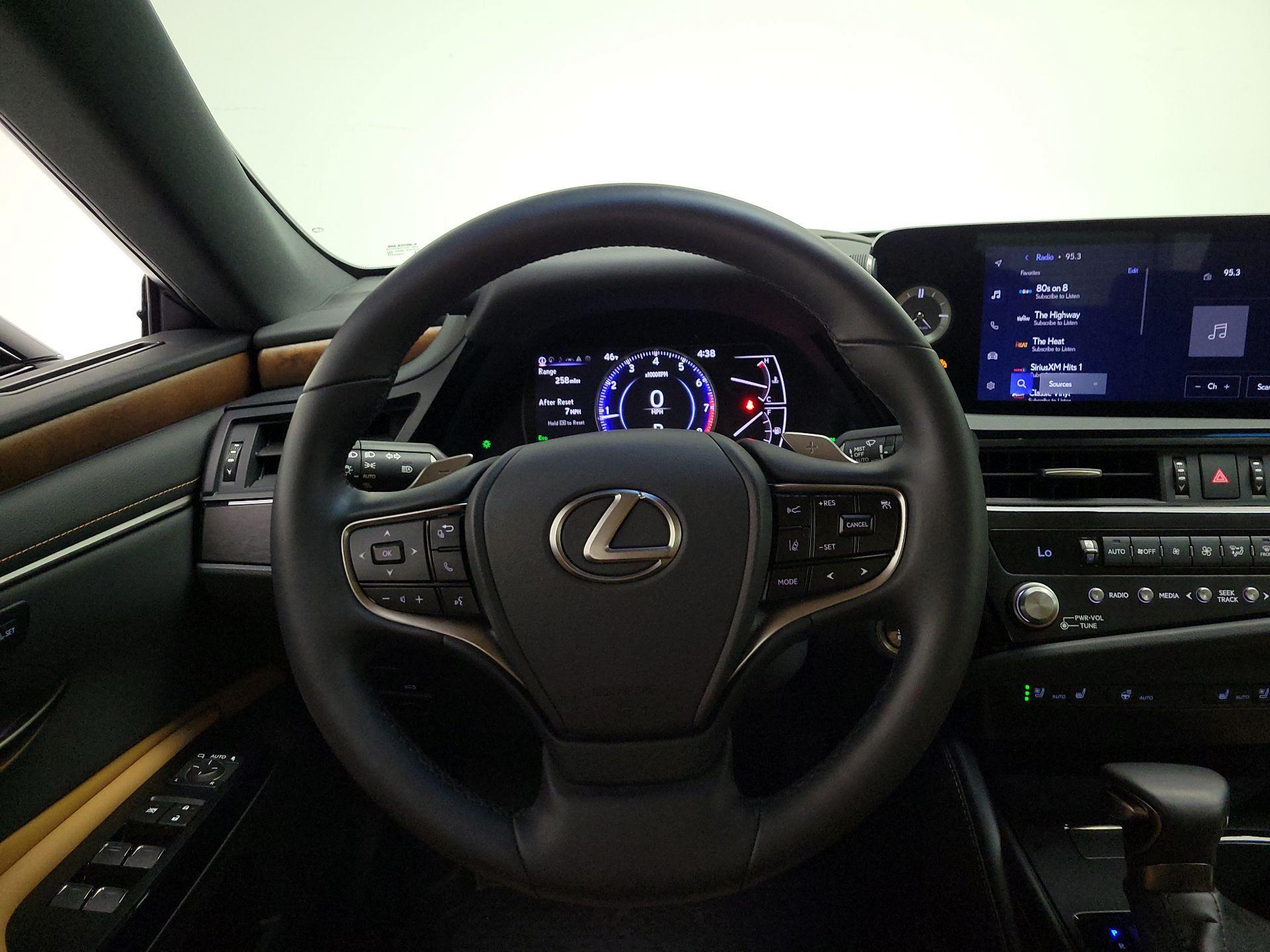 Thumbnail: 2025 Lexus ES - 10