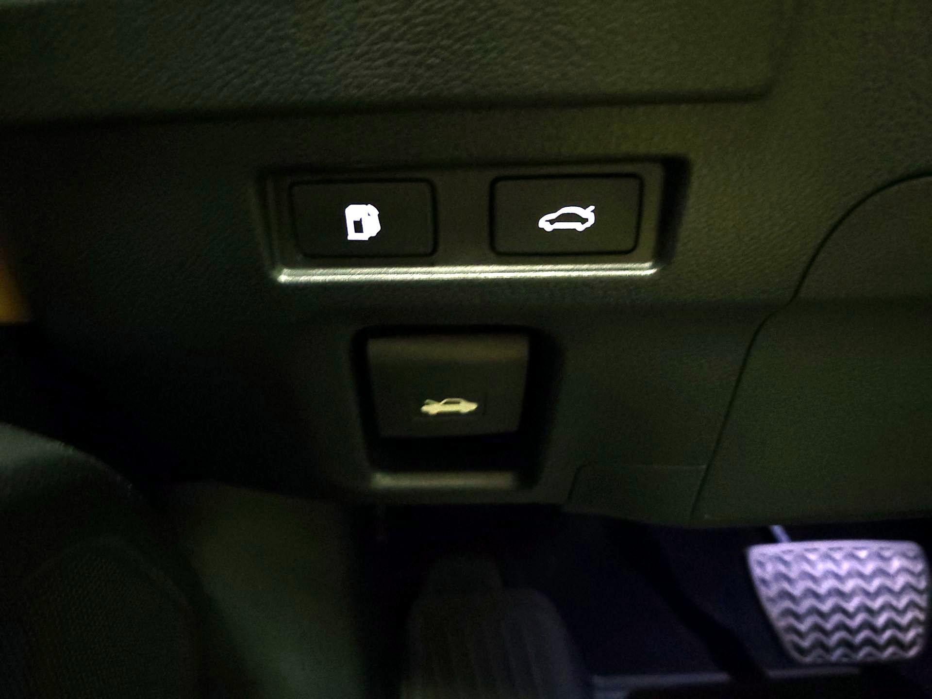 Thumbnail: 2025 Lexus ES - 13