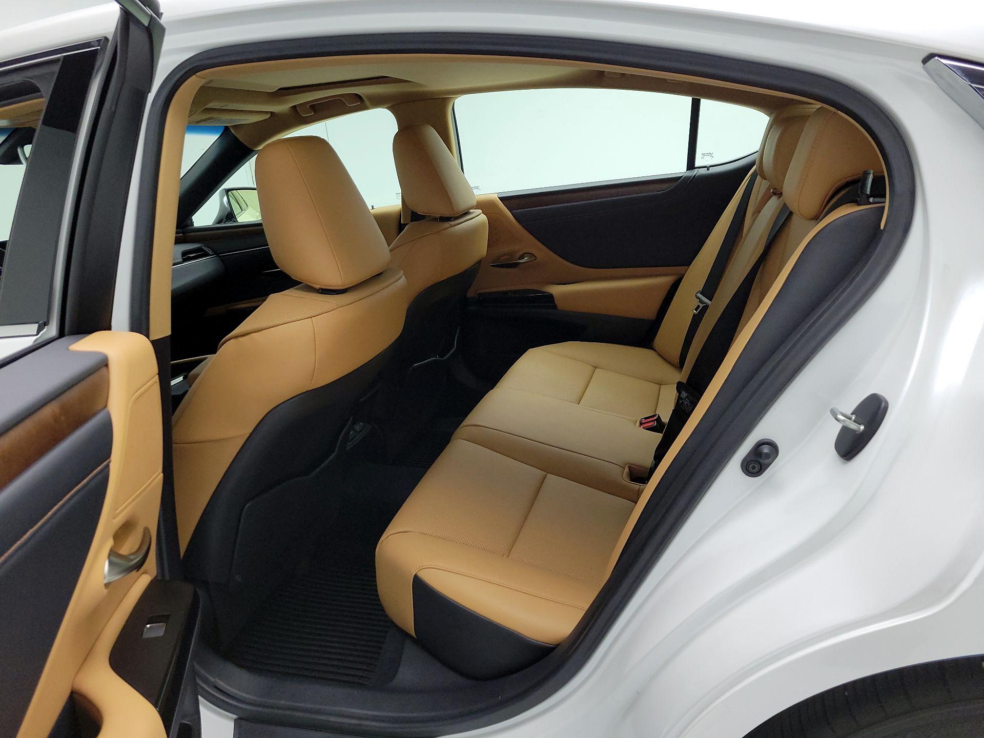 Thumbnail: 2025 Lexus ES - 18