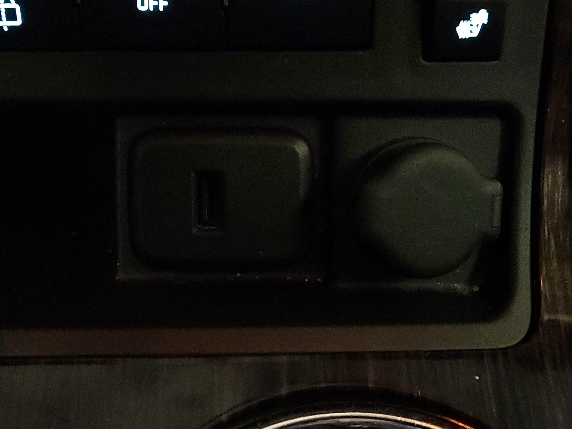 Thumbnail: 2016 Chevrolet Traverse - 18