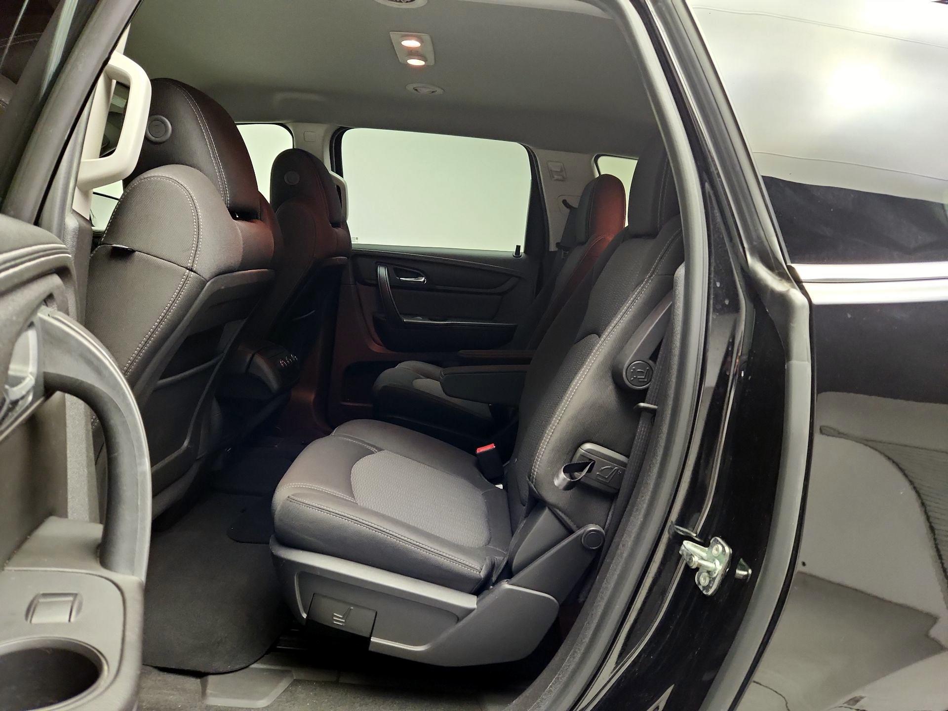 Thumbnail: 2016 Chevrolet Traverse - 19