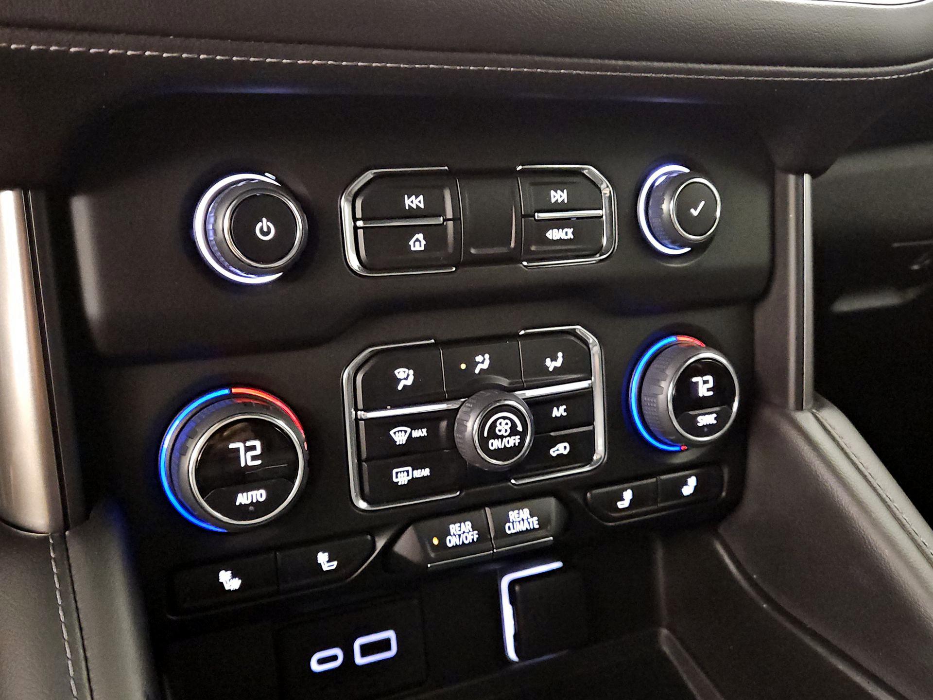 Thumbnail: 2022 Chevrolet Suburban - 17