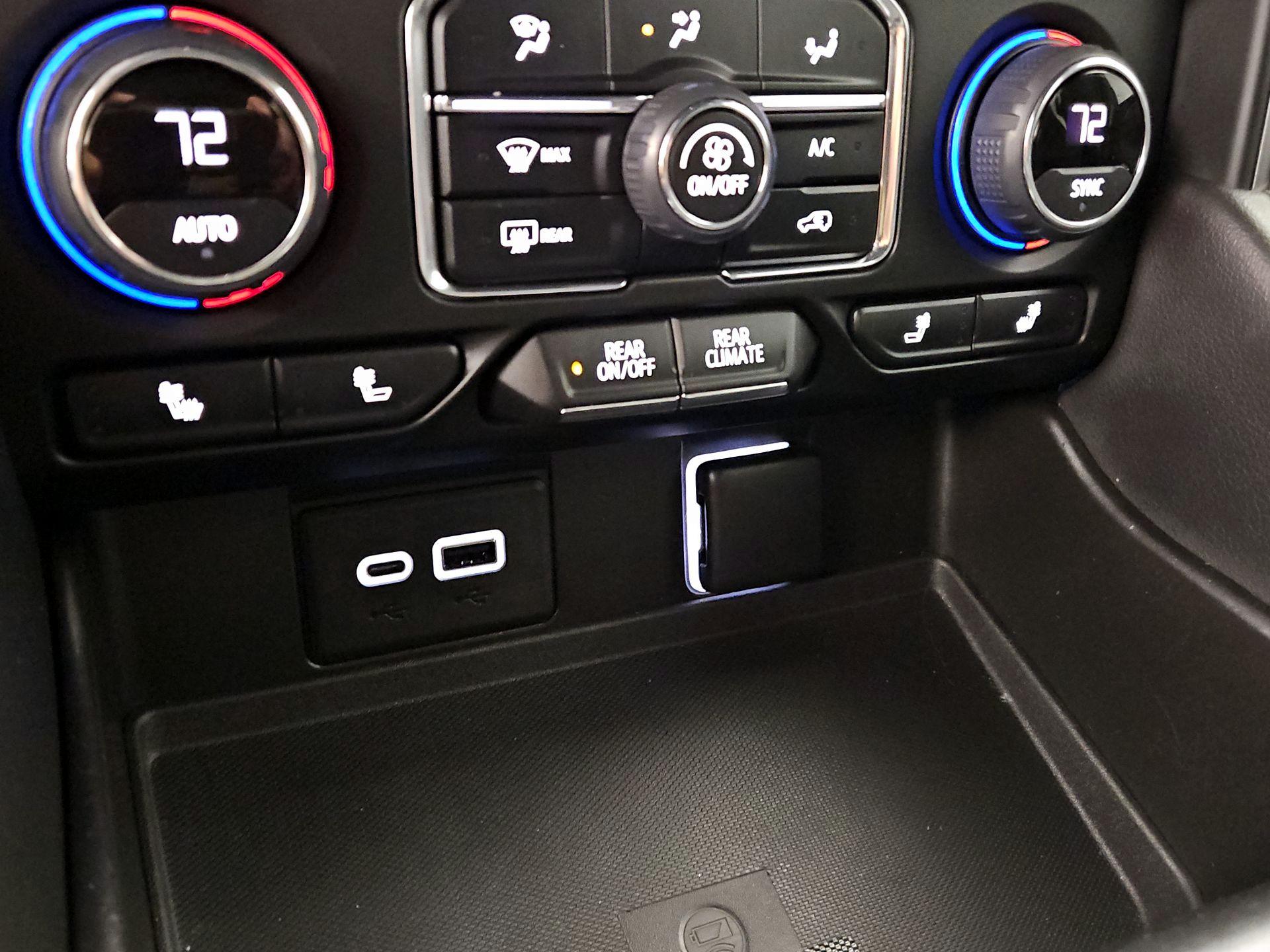 Thumbnail: 2022 Chevrolet Suburban - 19