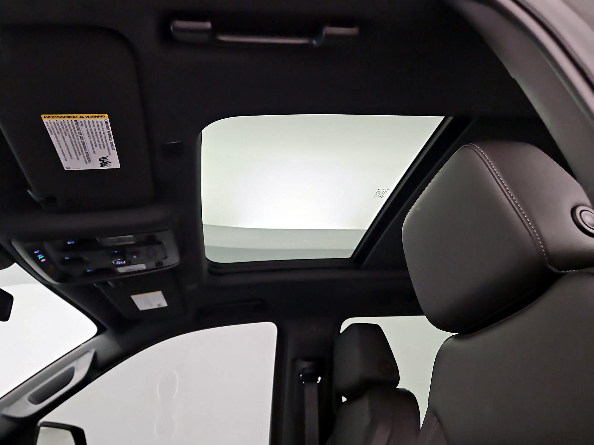 Thumbnail: 2022 Chevrolet Suburban - 20