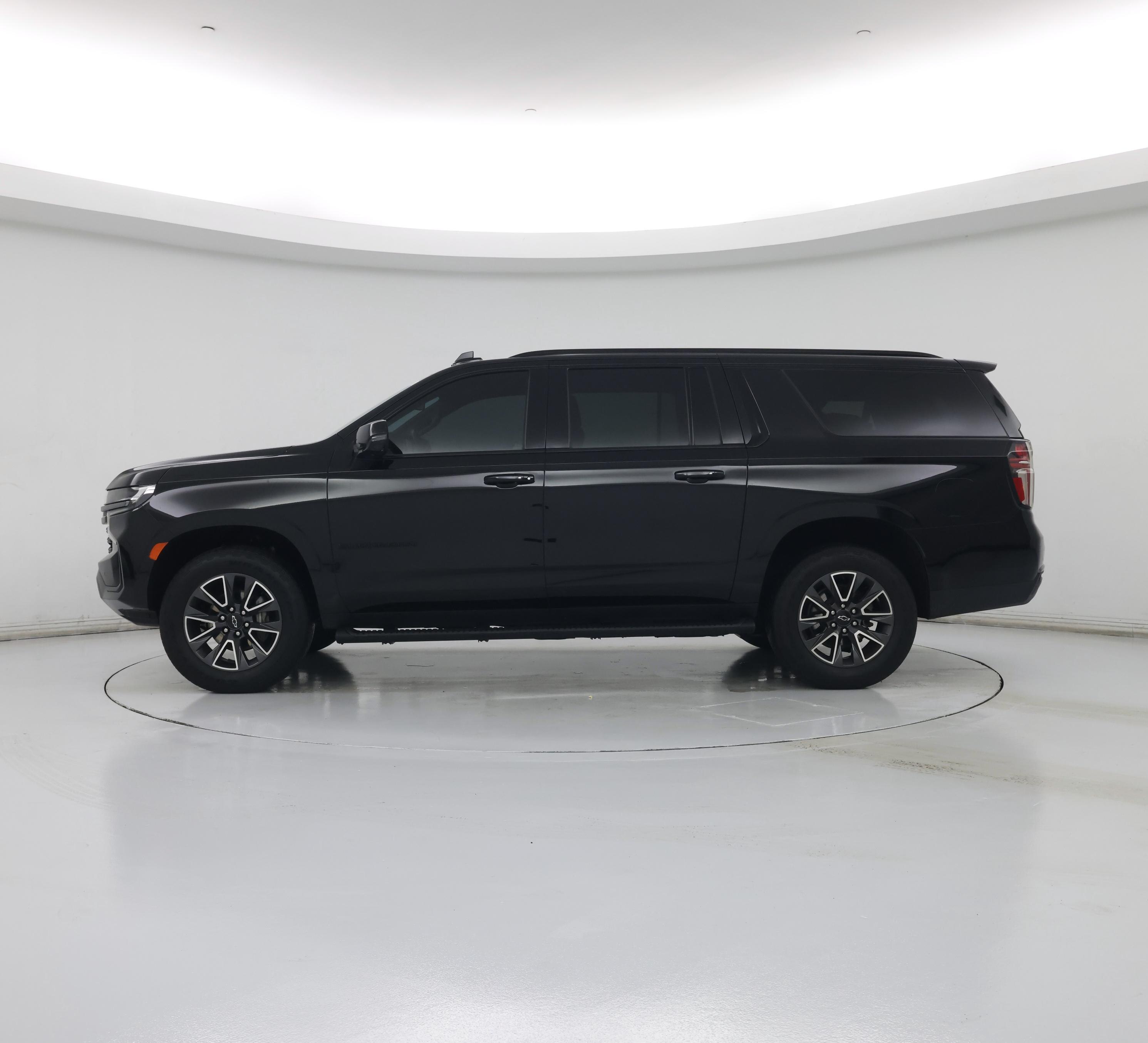 Thumbnail: 2022 Chevrolet Suburban - 3