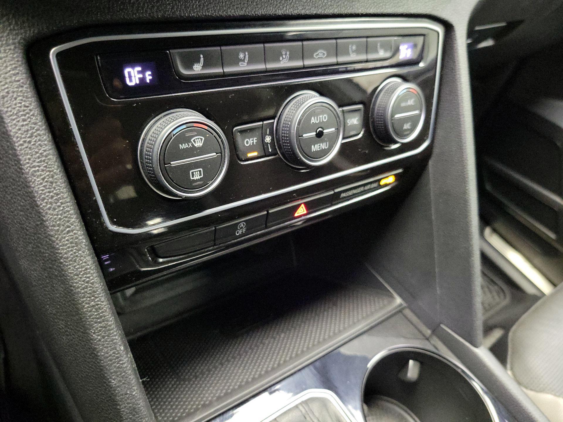 Thumbnail: 2020 Volkswagen Atlas - 17