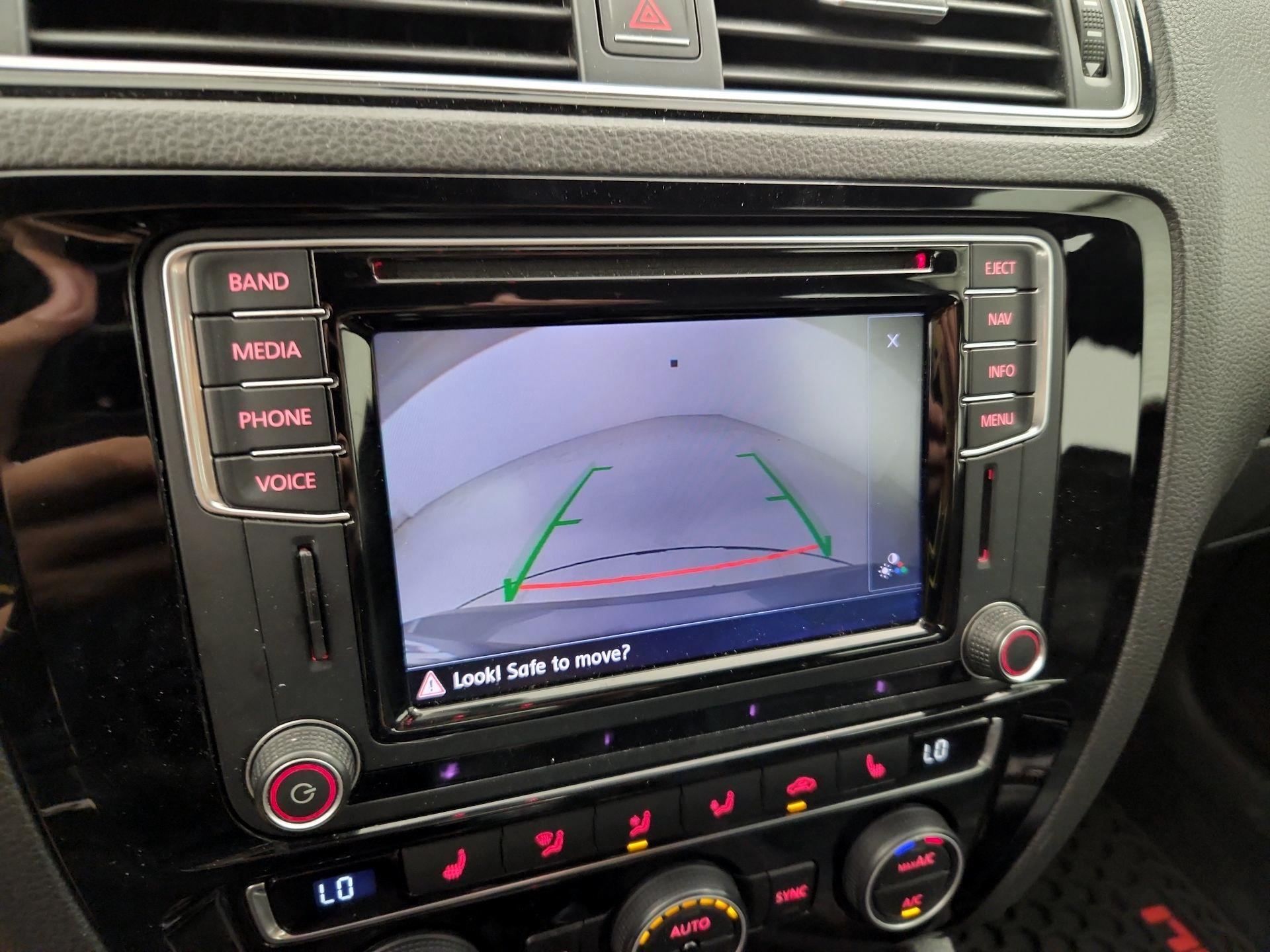 Thumbnail: 2016 Volkswagen Jetta - 15