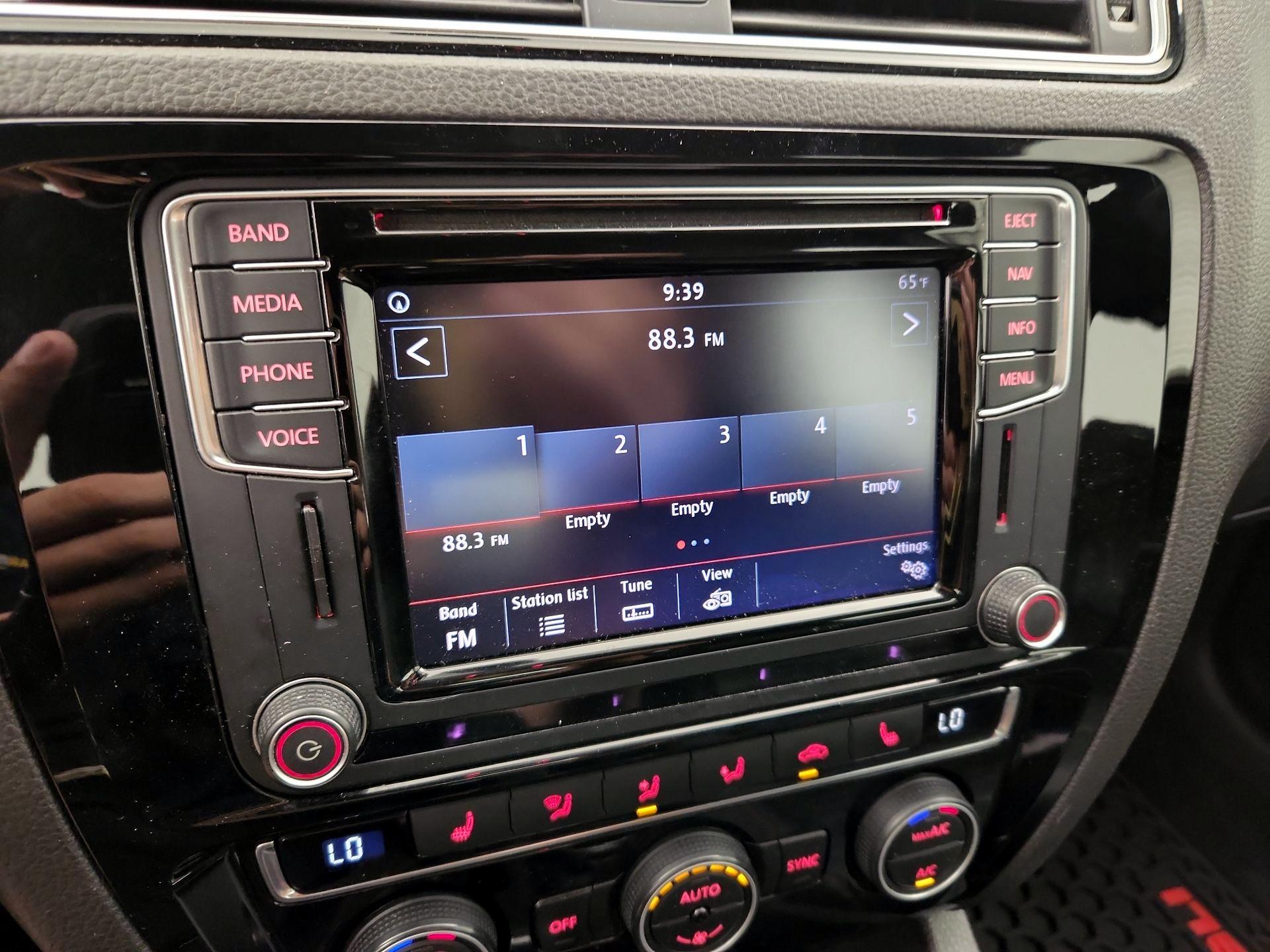 Thumbnail: 2016 Volkswagen Jetta - 16