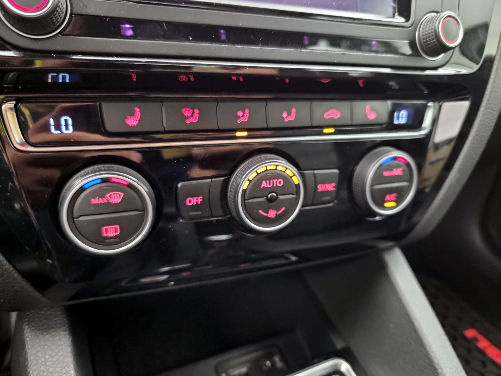 Thumbnail: 2016 Volkswagen Jetta - 17