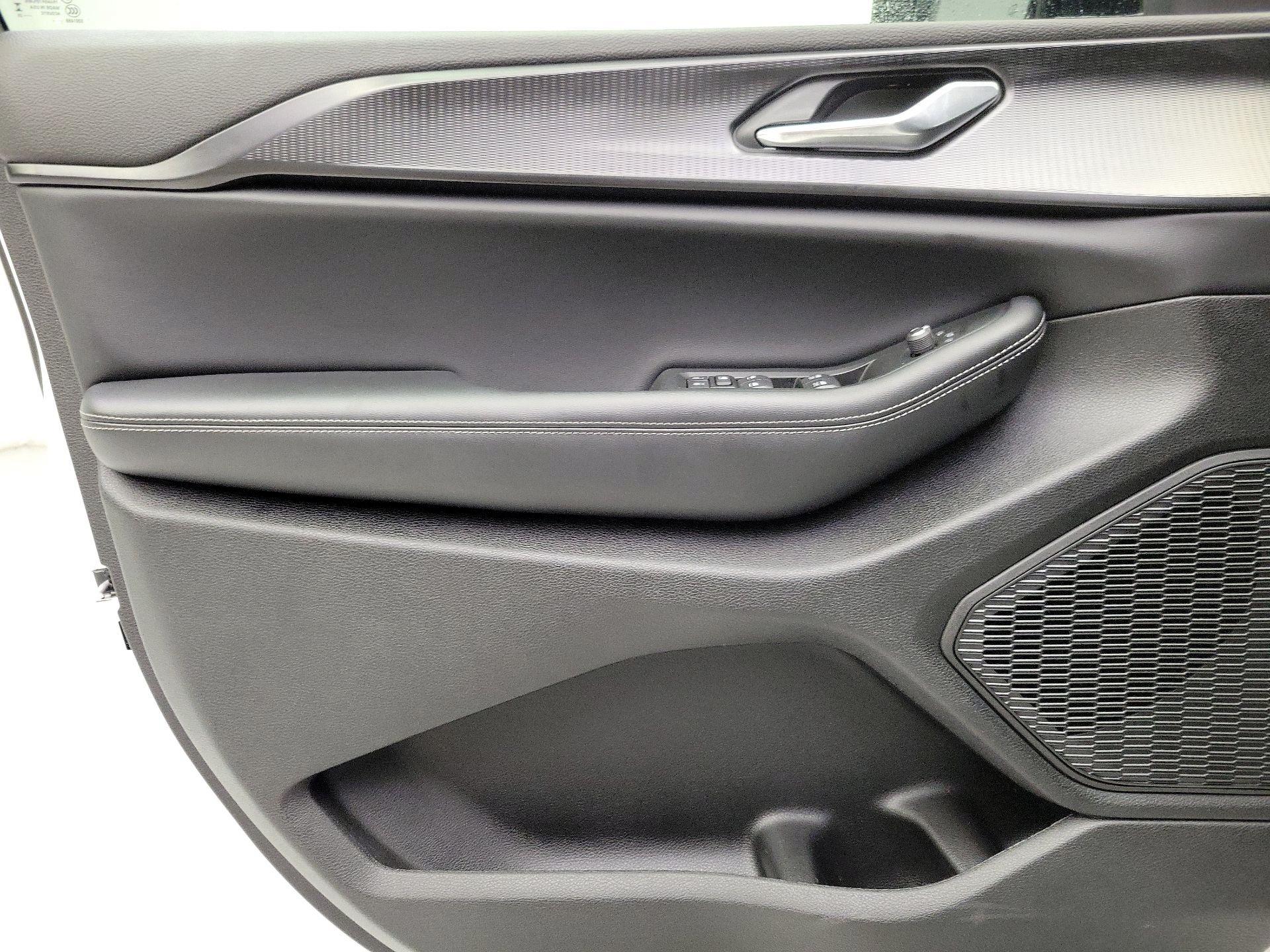 Thumbnail: 2025 Jeep Grand Cherokee - 12